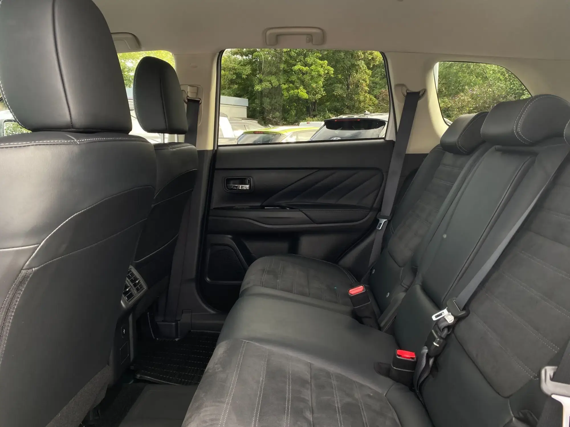 Mitsubishi Outlander Image 14 Mitsubishi Outlander Image 14