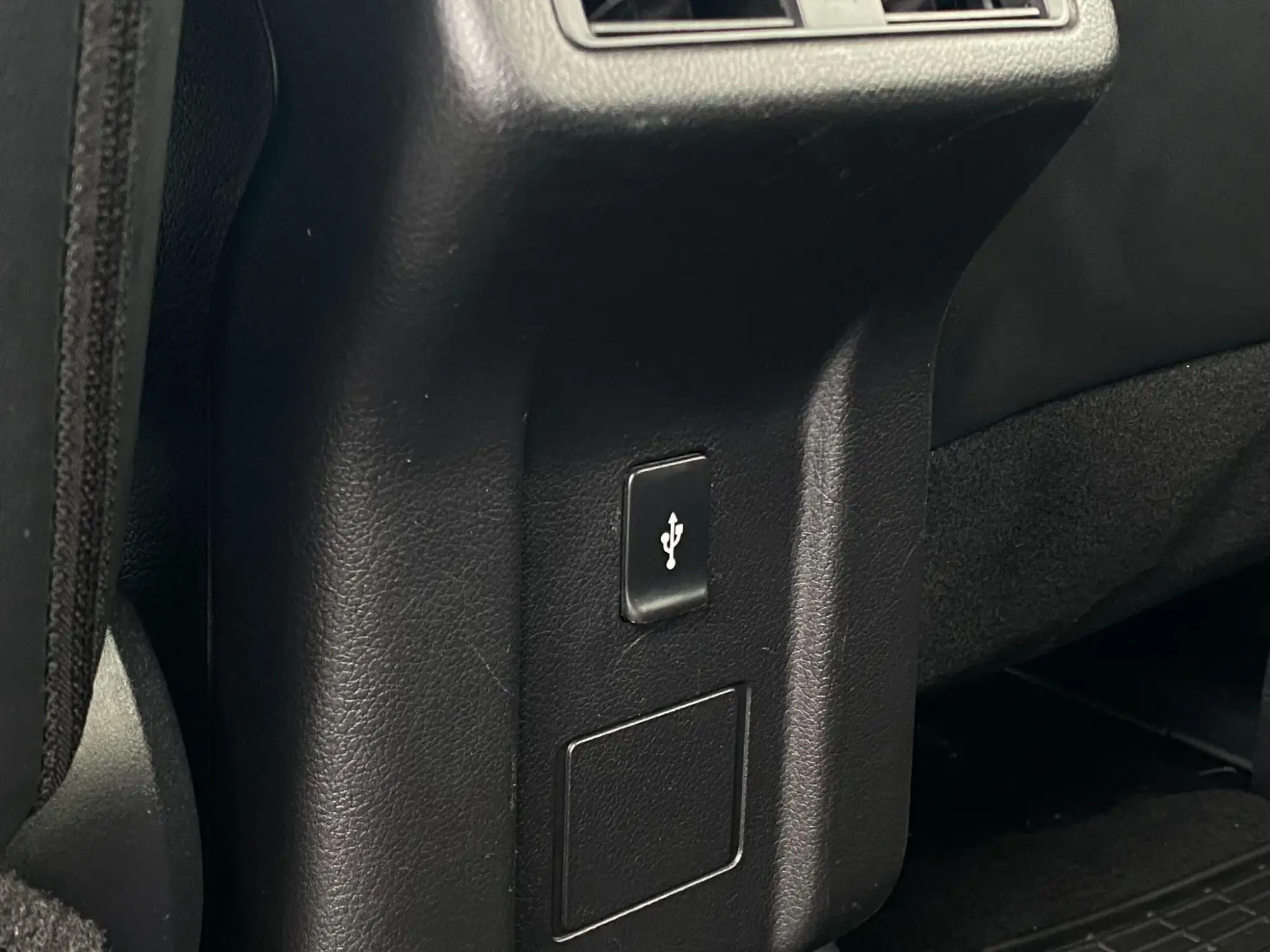 Mitsubishi Outlander Image 27 Mitsubishi Outlander Image 27