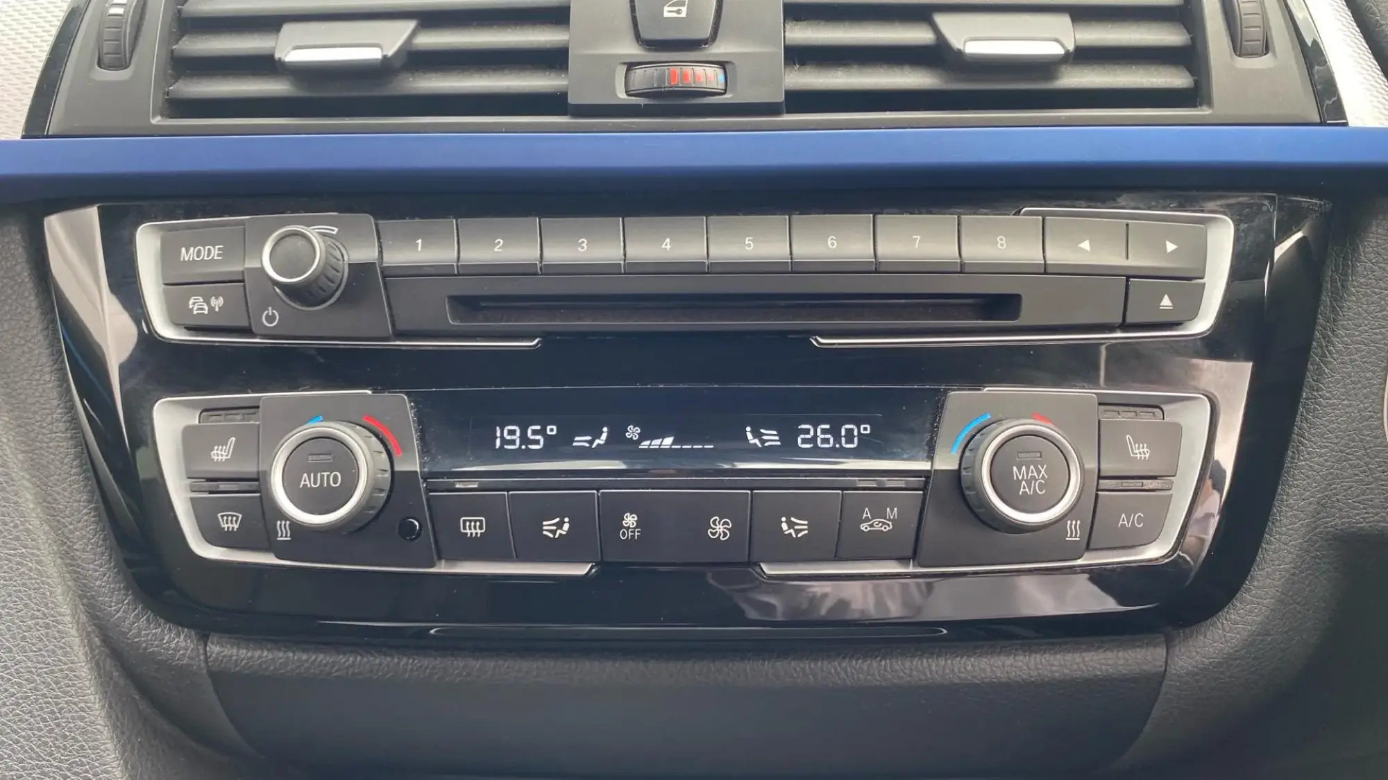 BMW 3 Series Touring Image 14