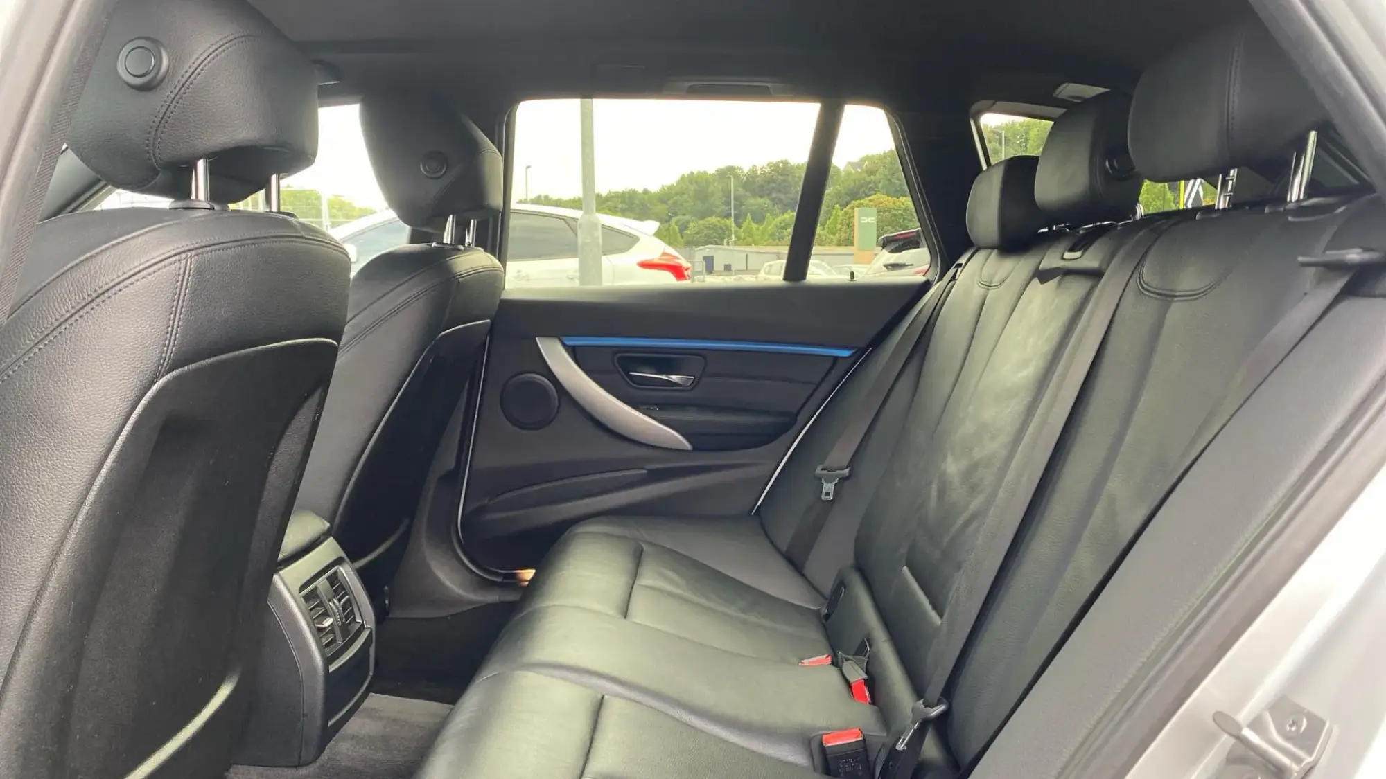 BMW 3 Series Touring Image 33