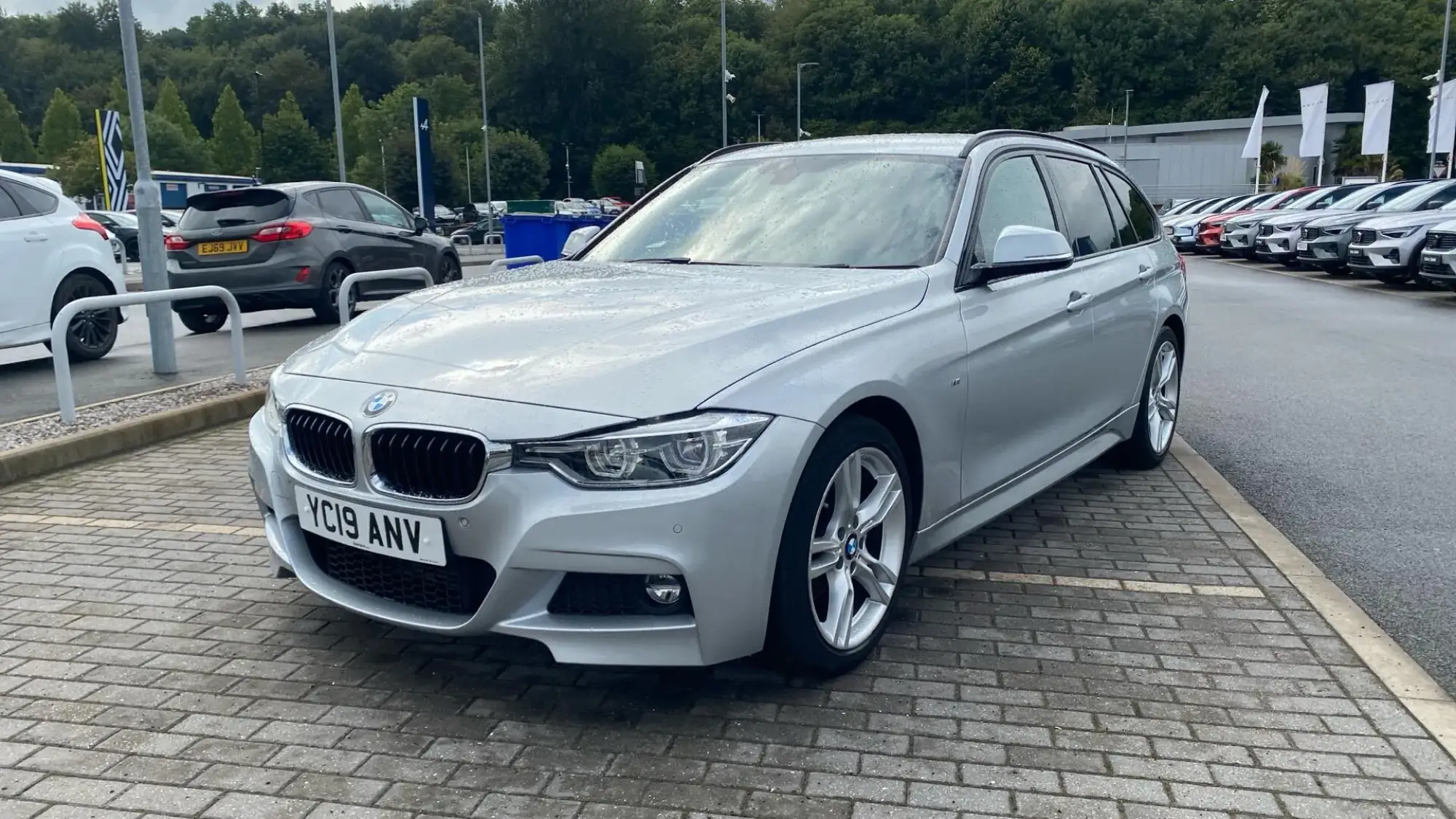 BMW 3 Series Touring Image 36
