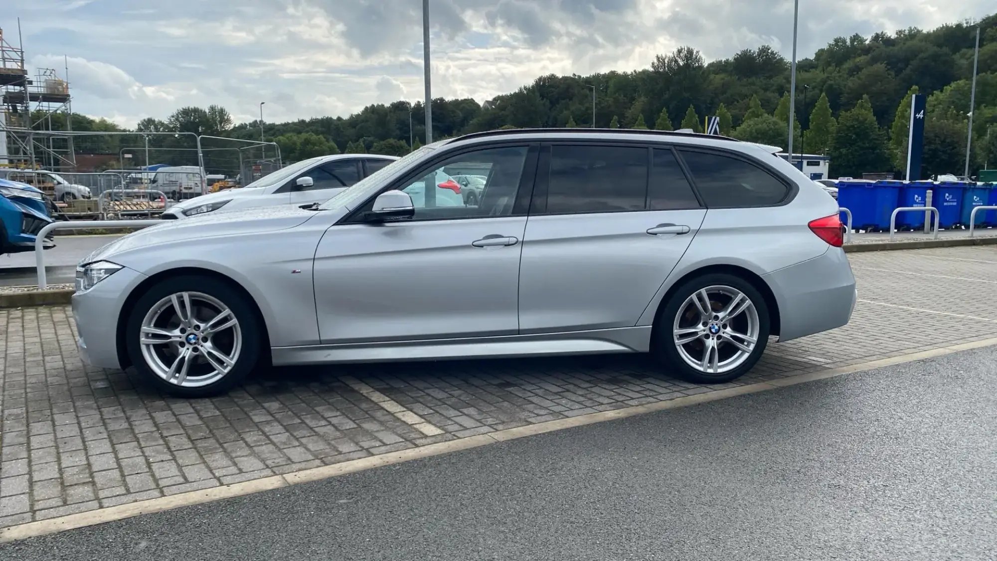 BMW 3 Series Touring Image 37