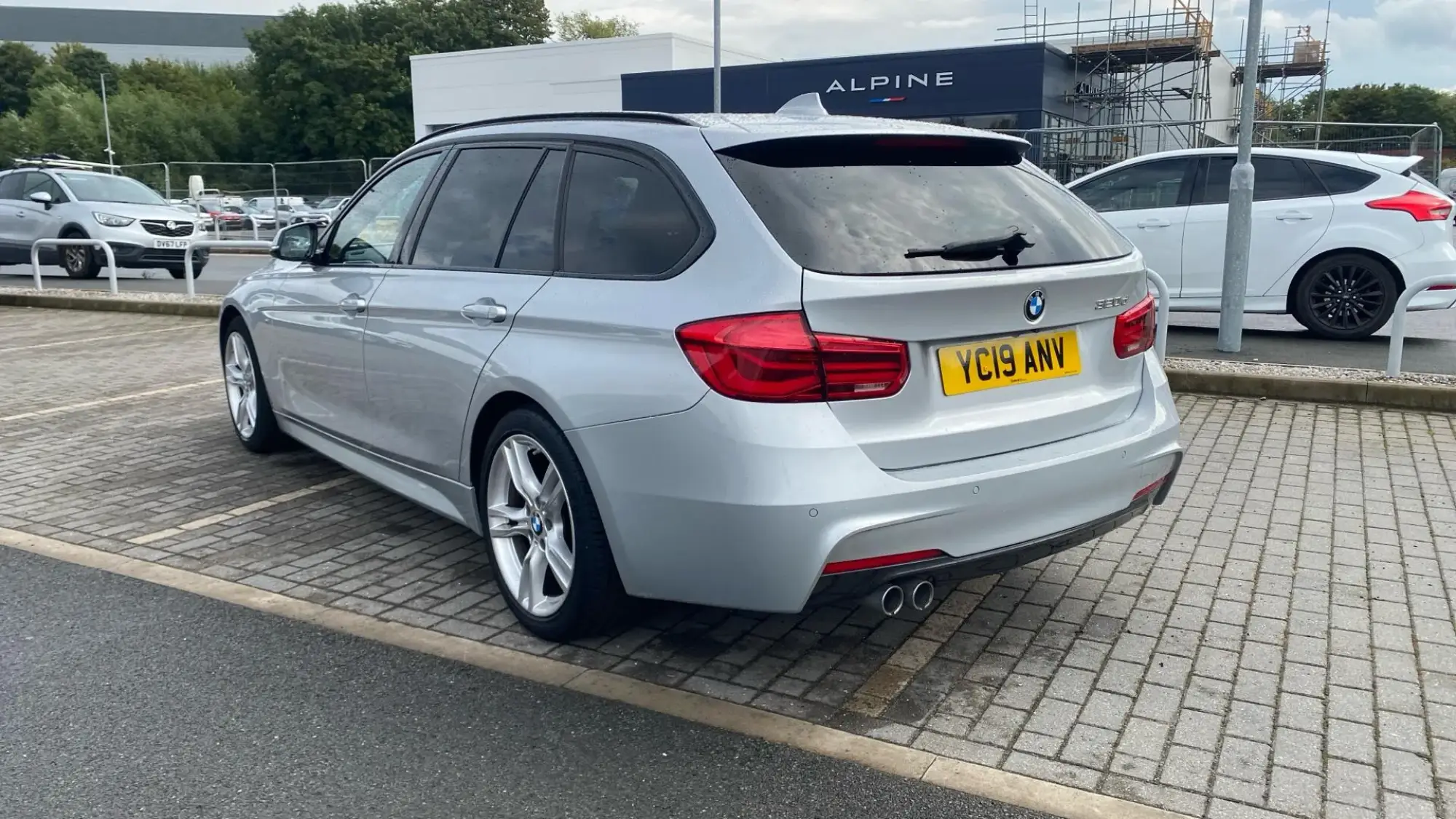BMW 3 Series Touring Image 38