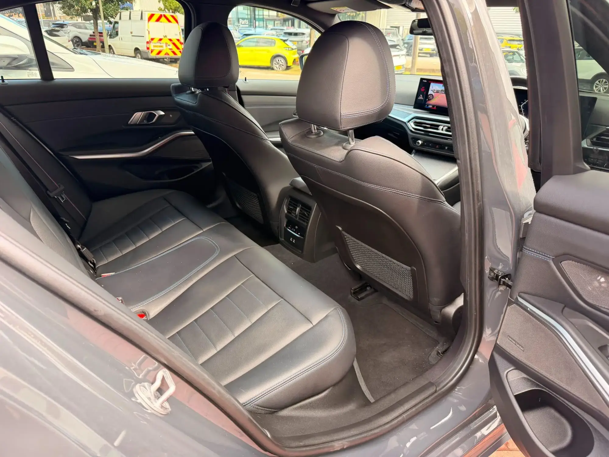 BMW 3 Series Image 35 BMW 3 Series Image 35