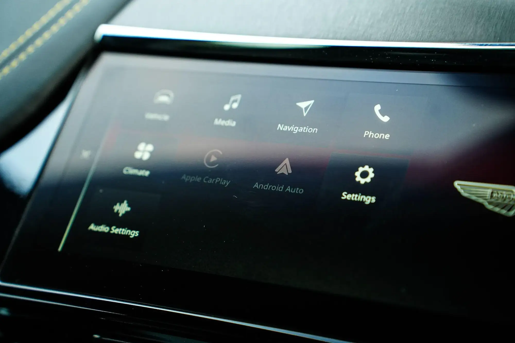 Aston Martin DBX Image 19
