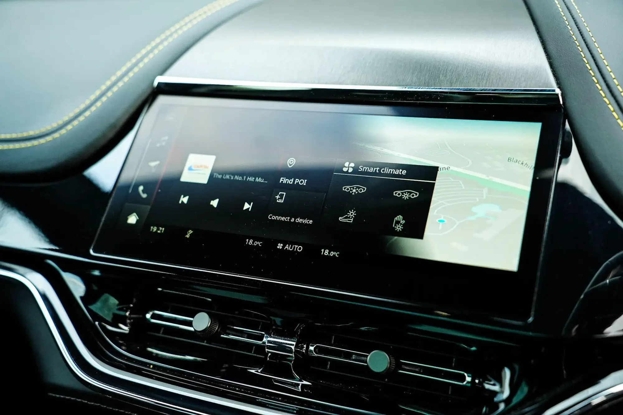 Aston Martin DBX Image 20