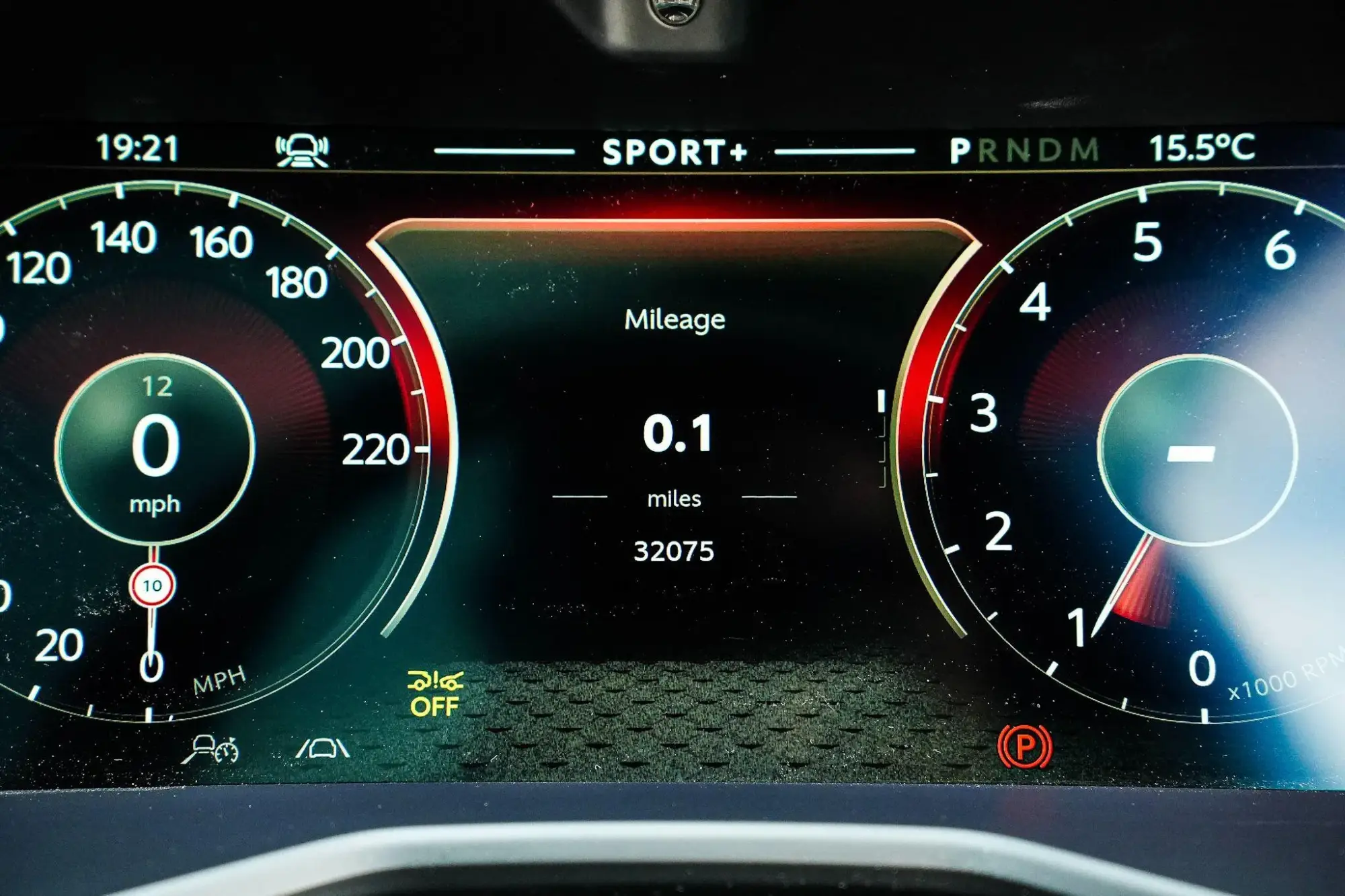 Aston Martin DBX Image 9