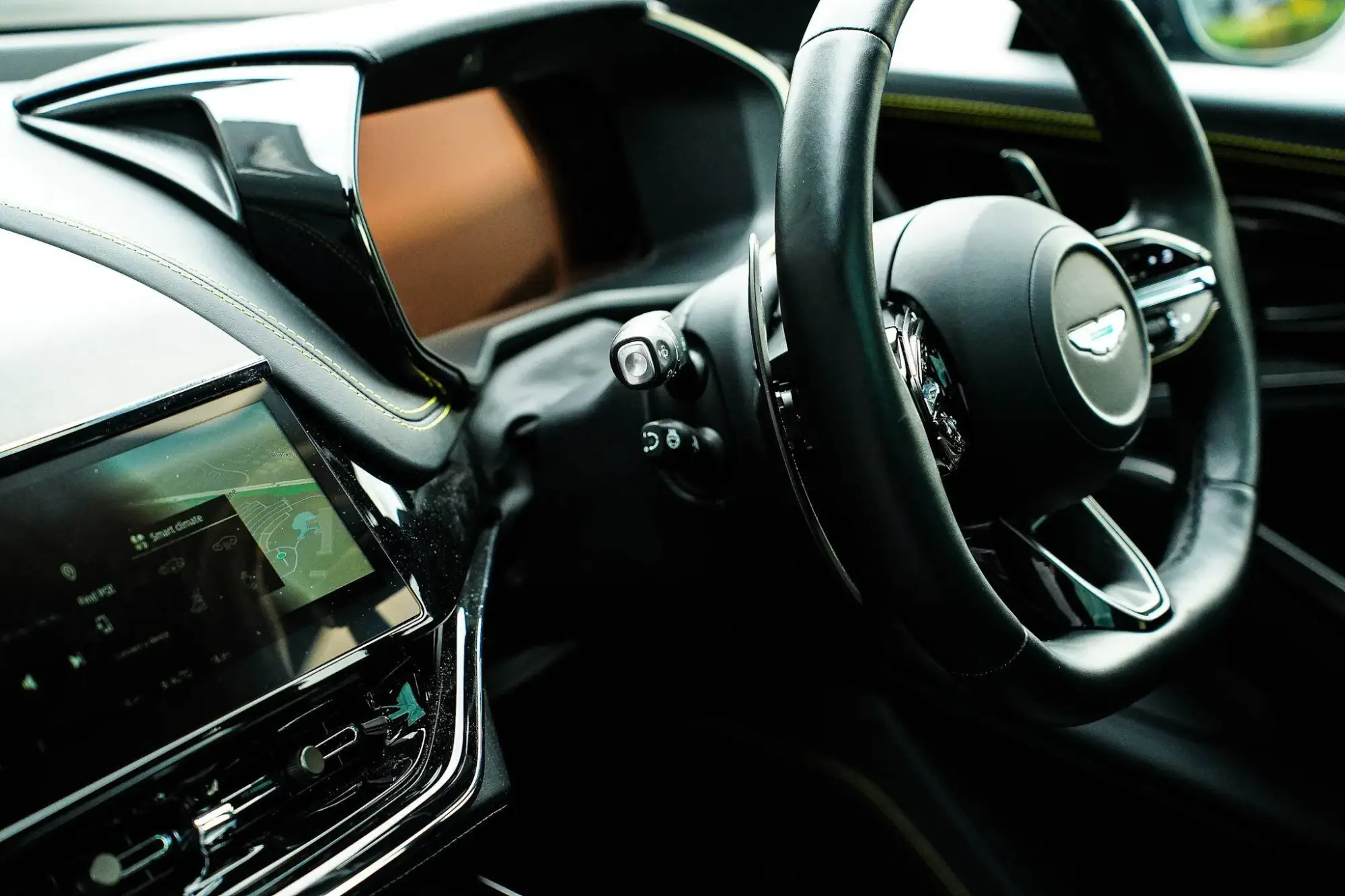 Aston Martin DBX Image 22