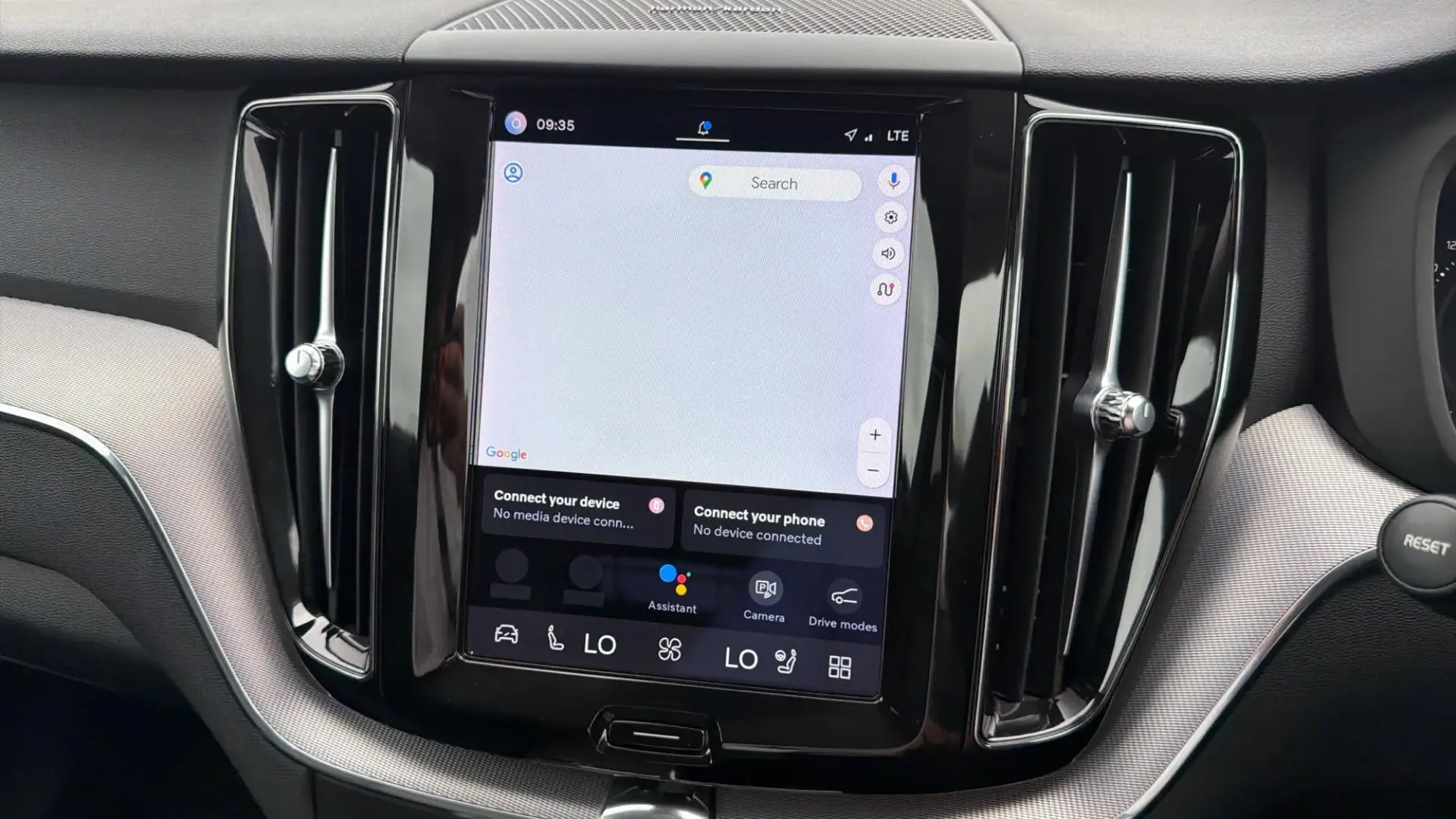 Volvo XC60 Image 12