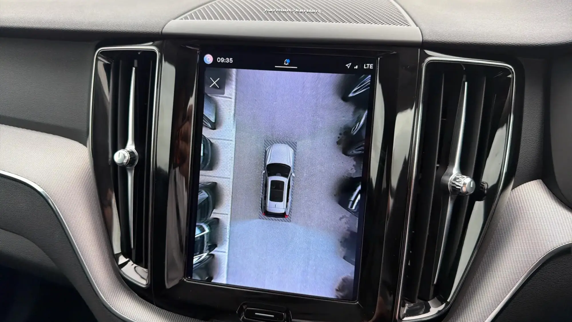 Volvo XC60 Image 14
