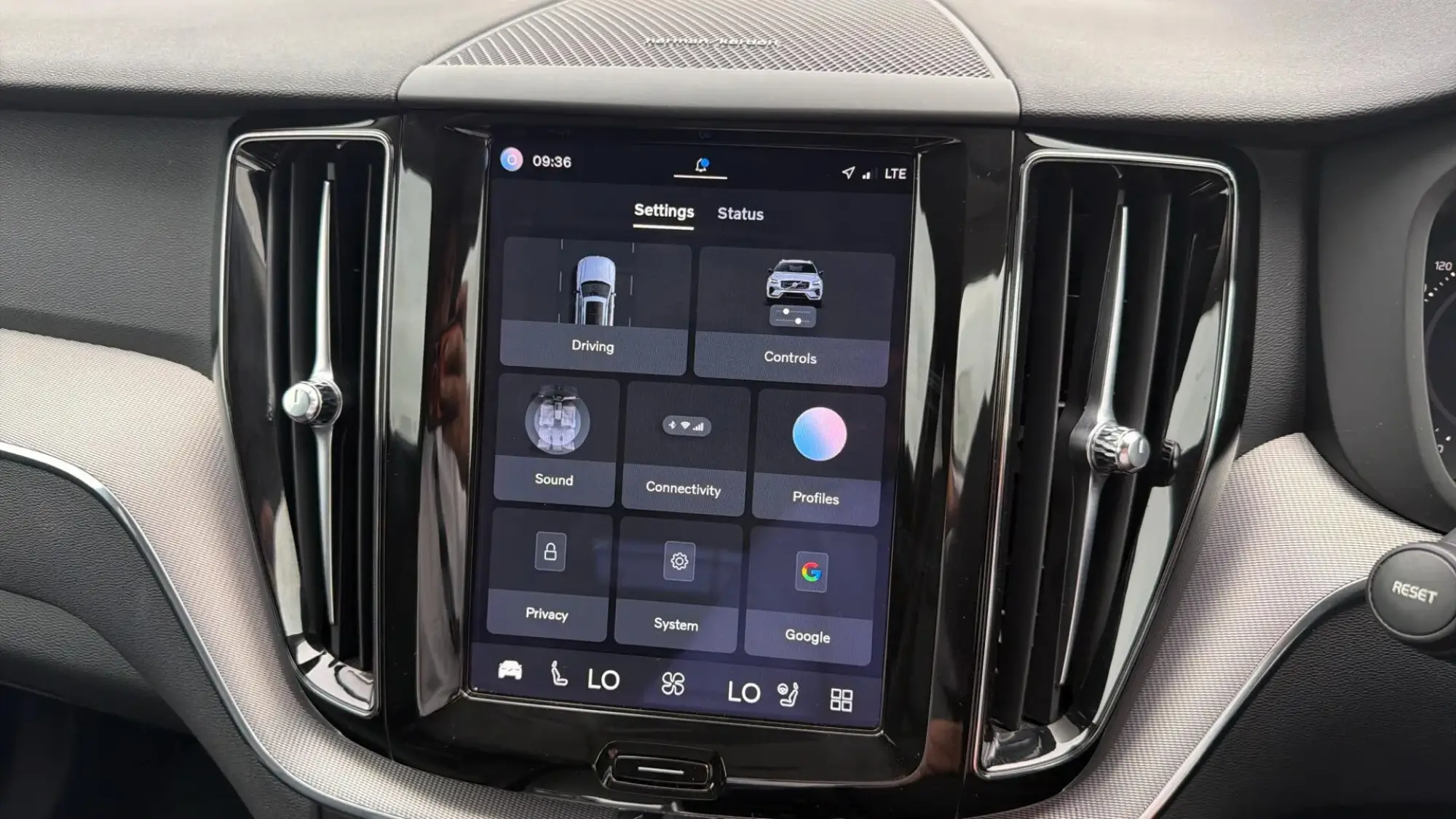 Volvo XC60 Image 16