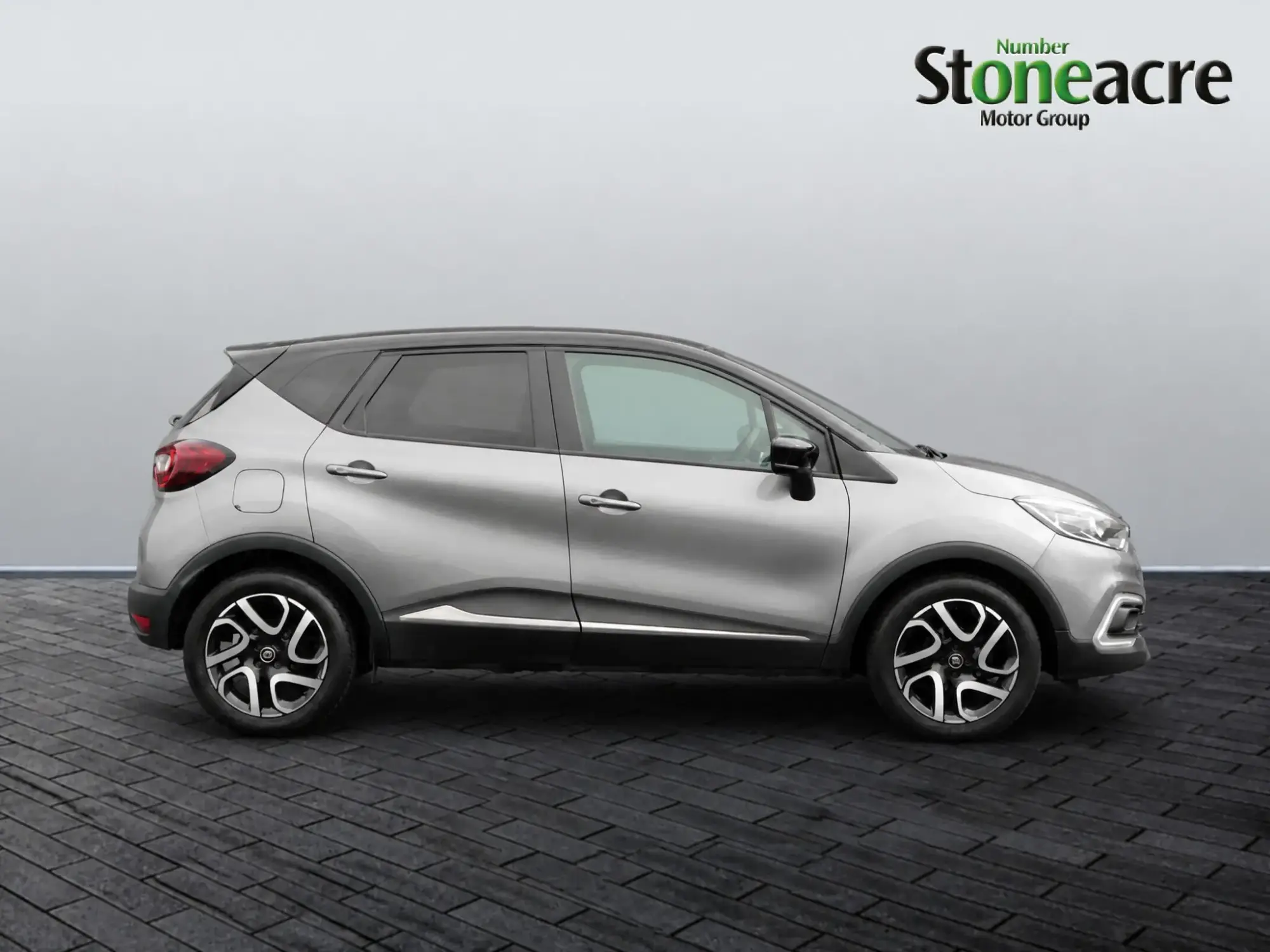 Renault Captur Image 2