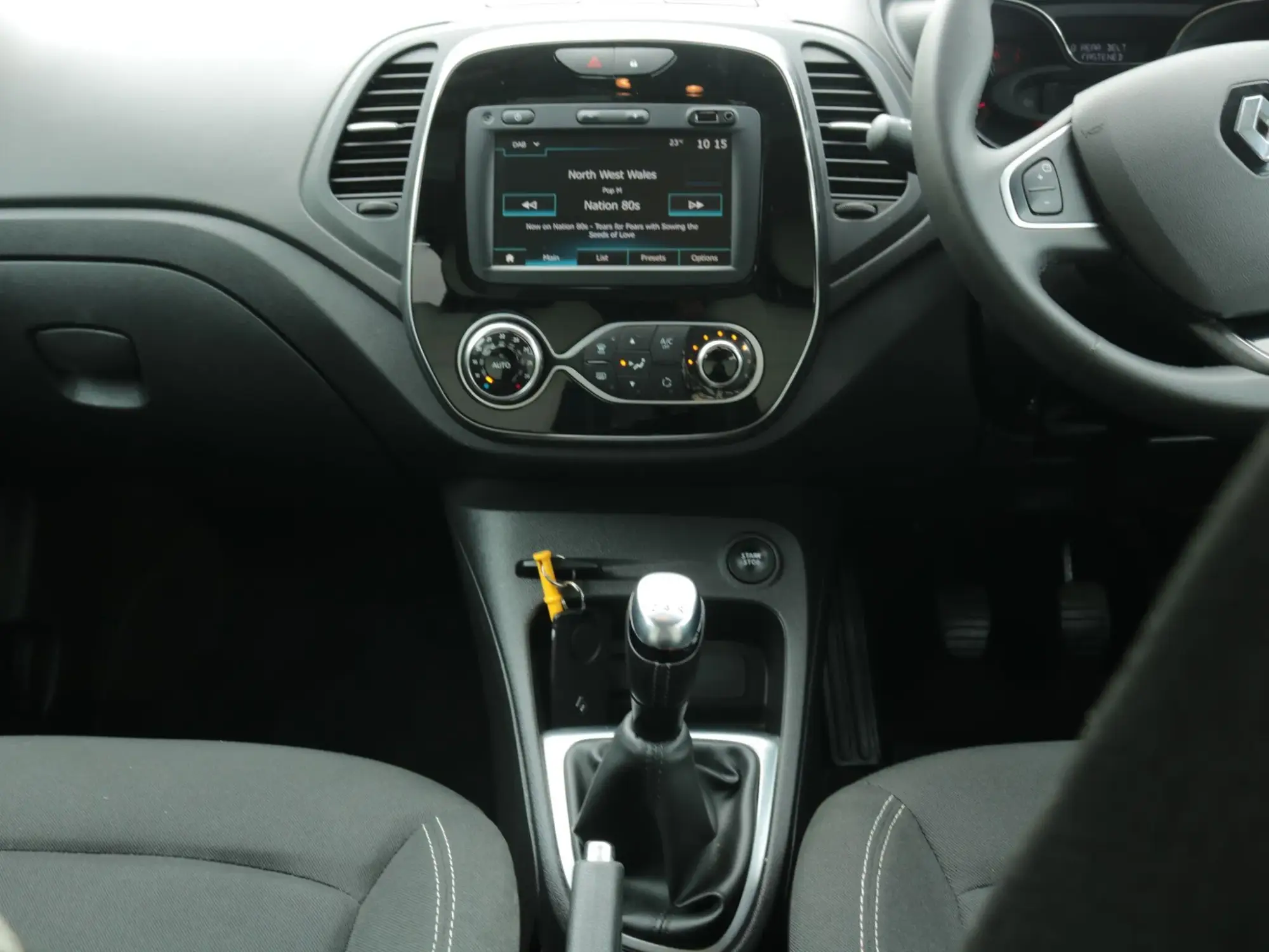 Renault Captur Image 25