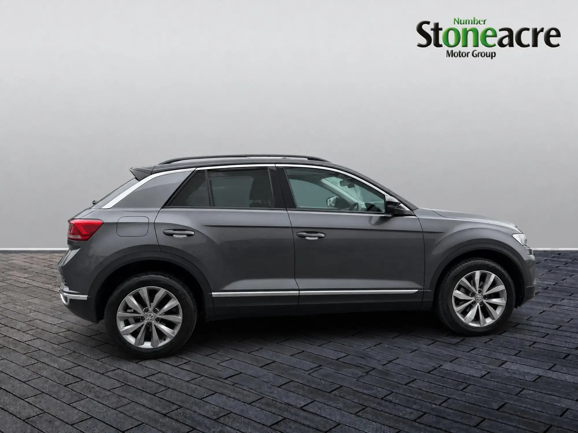 Volkswagen T-Roc Image 2