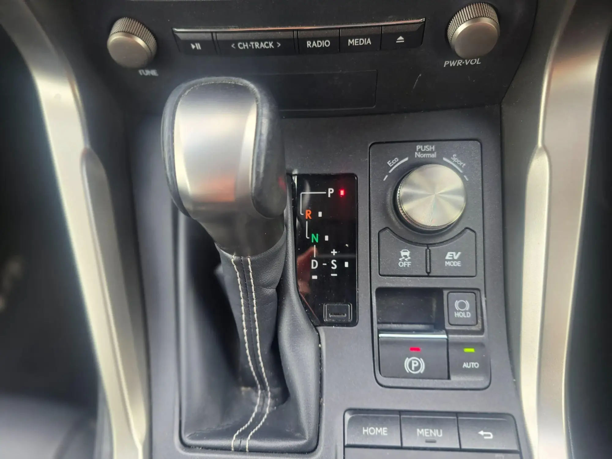 Lexus NX Self-Charging Hybrid Image 21 Lexus NX Self-Charging Hybrid Image 21