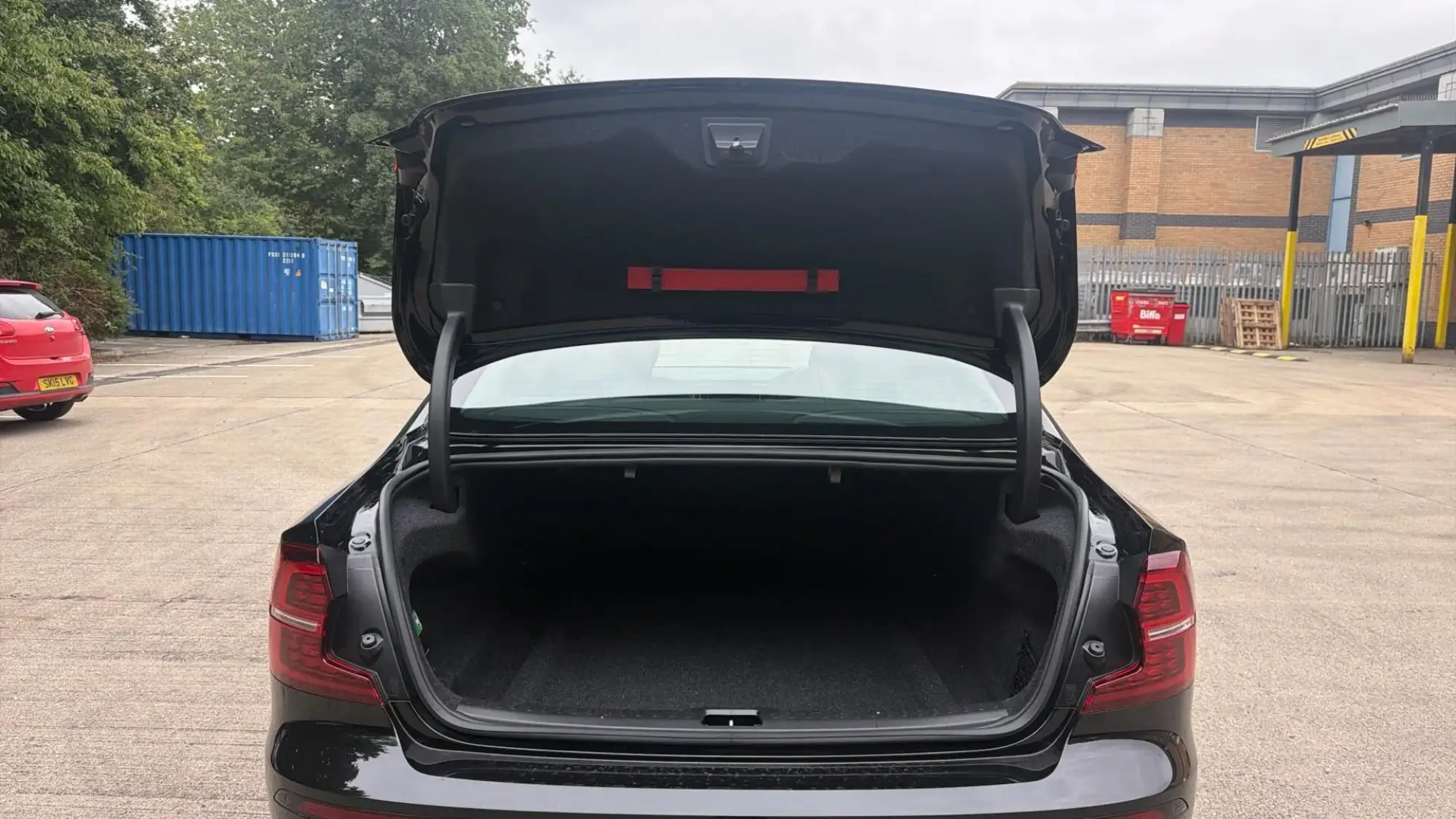 Volvo S60 Image 13