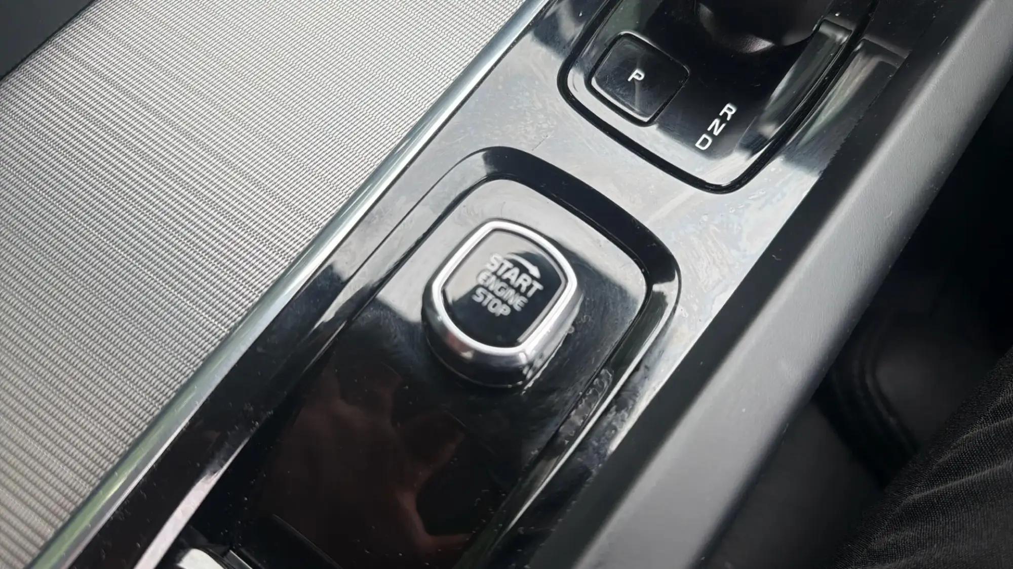 Volvo S60 Image 25