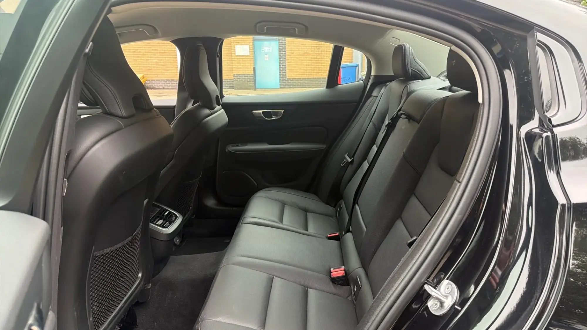 Volvo S60 Image 29