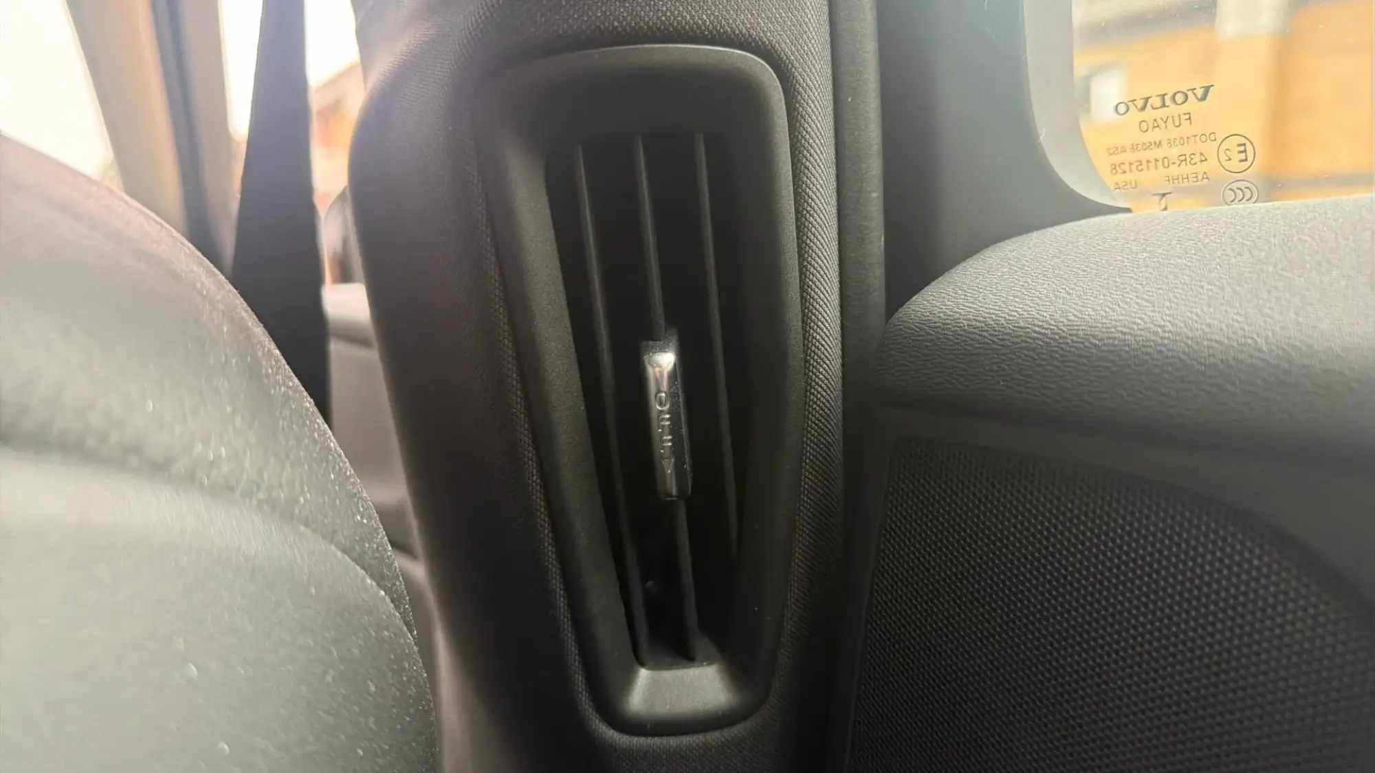 Volvo S60 Image 31