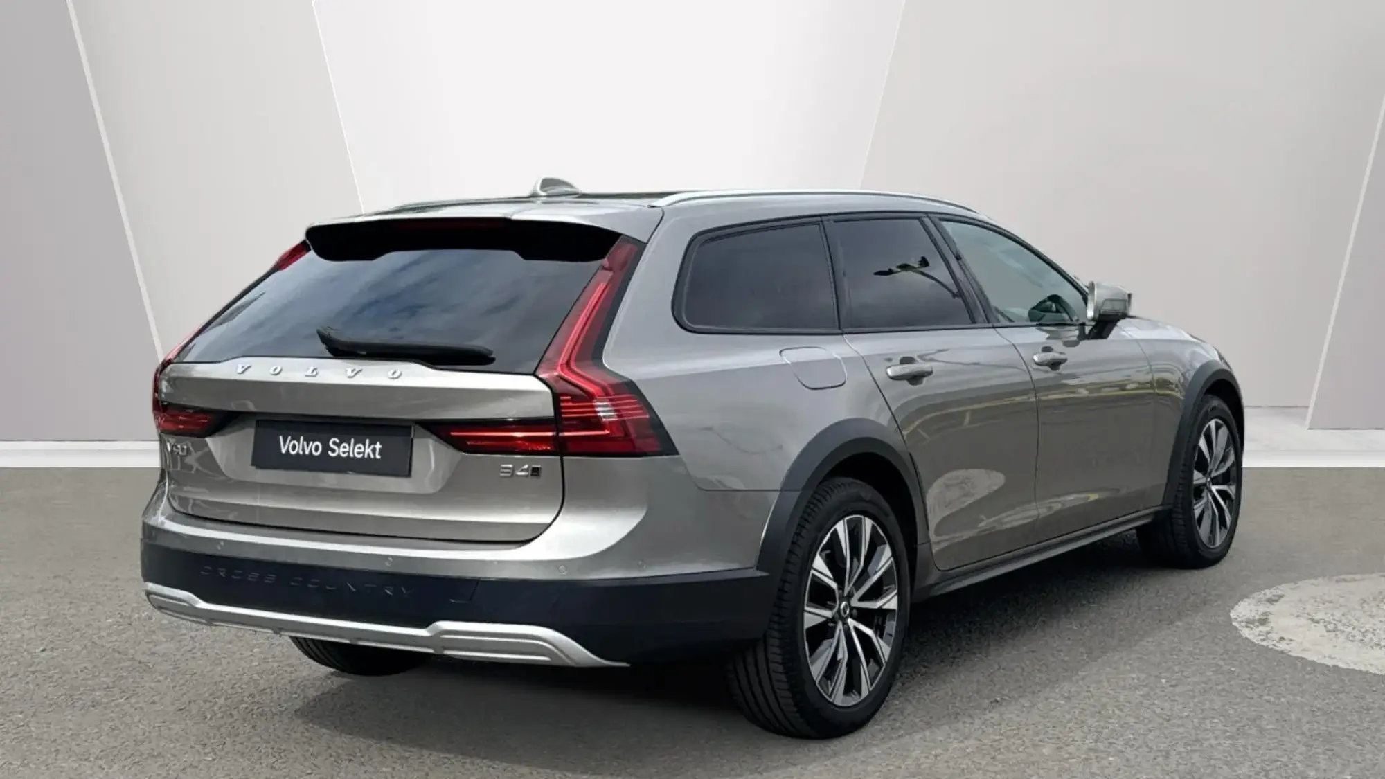 Volvo V90 Cross Country Image 45