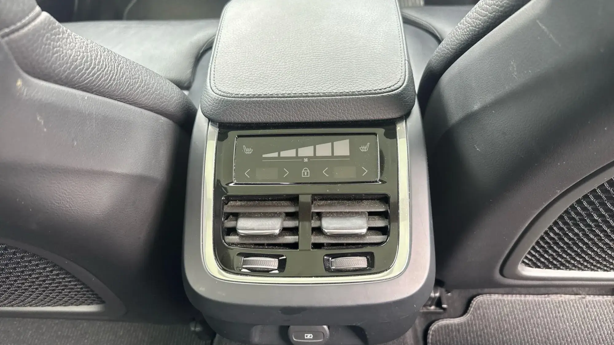 Volvo V90 Cross Country Image 54