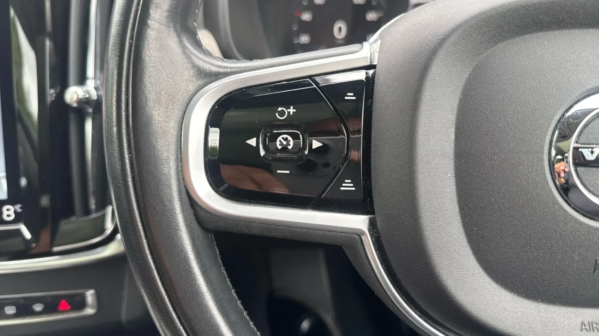 Volvo V90 Cross Country Image 55