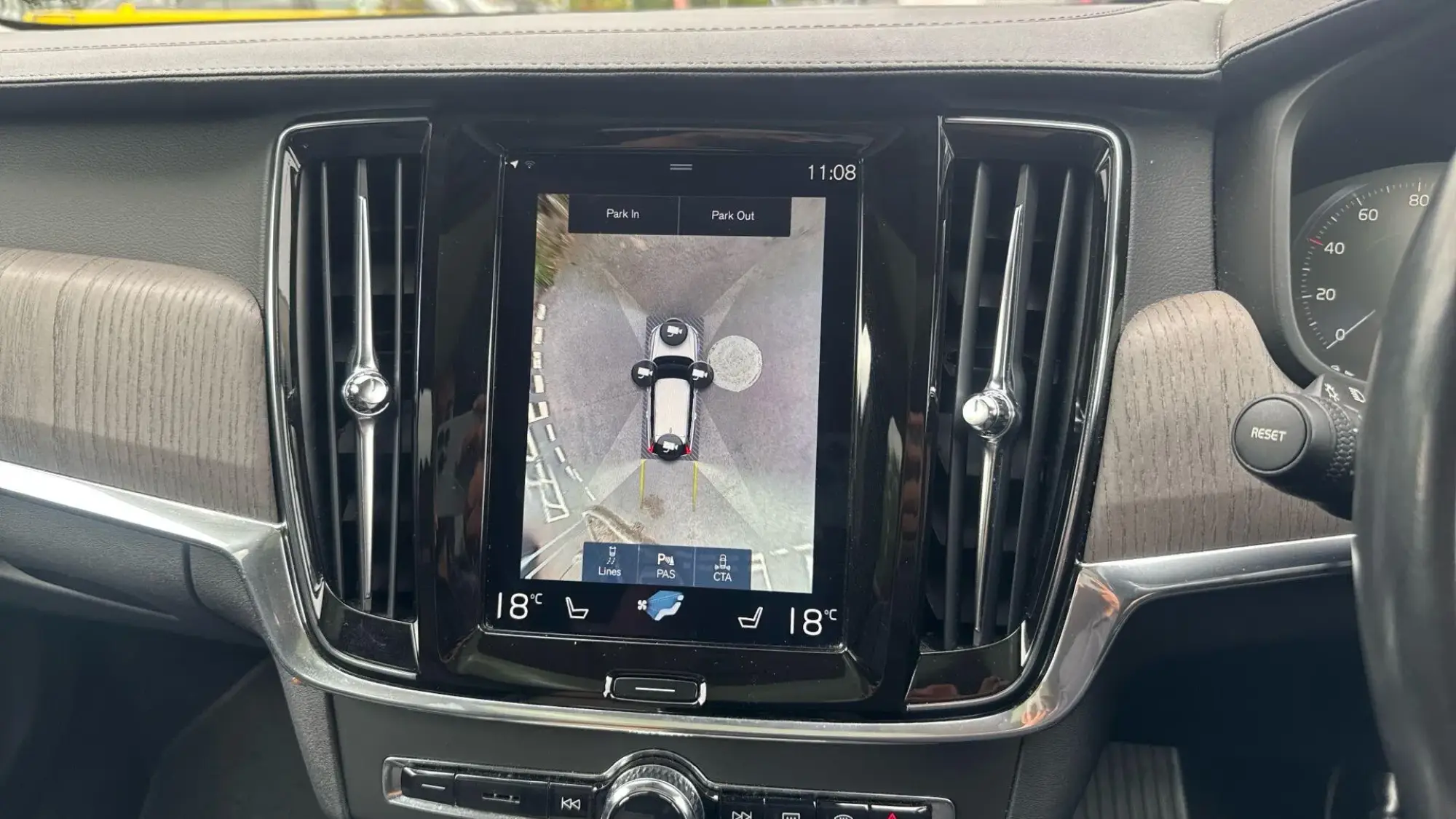 Volvo V90 Cross Country Image 71