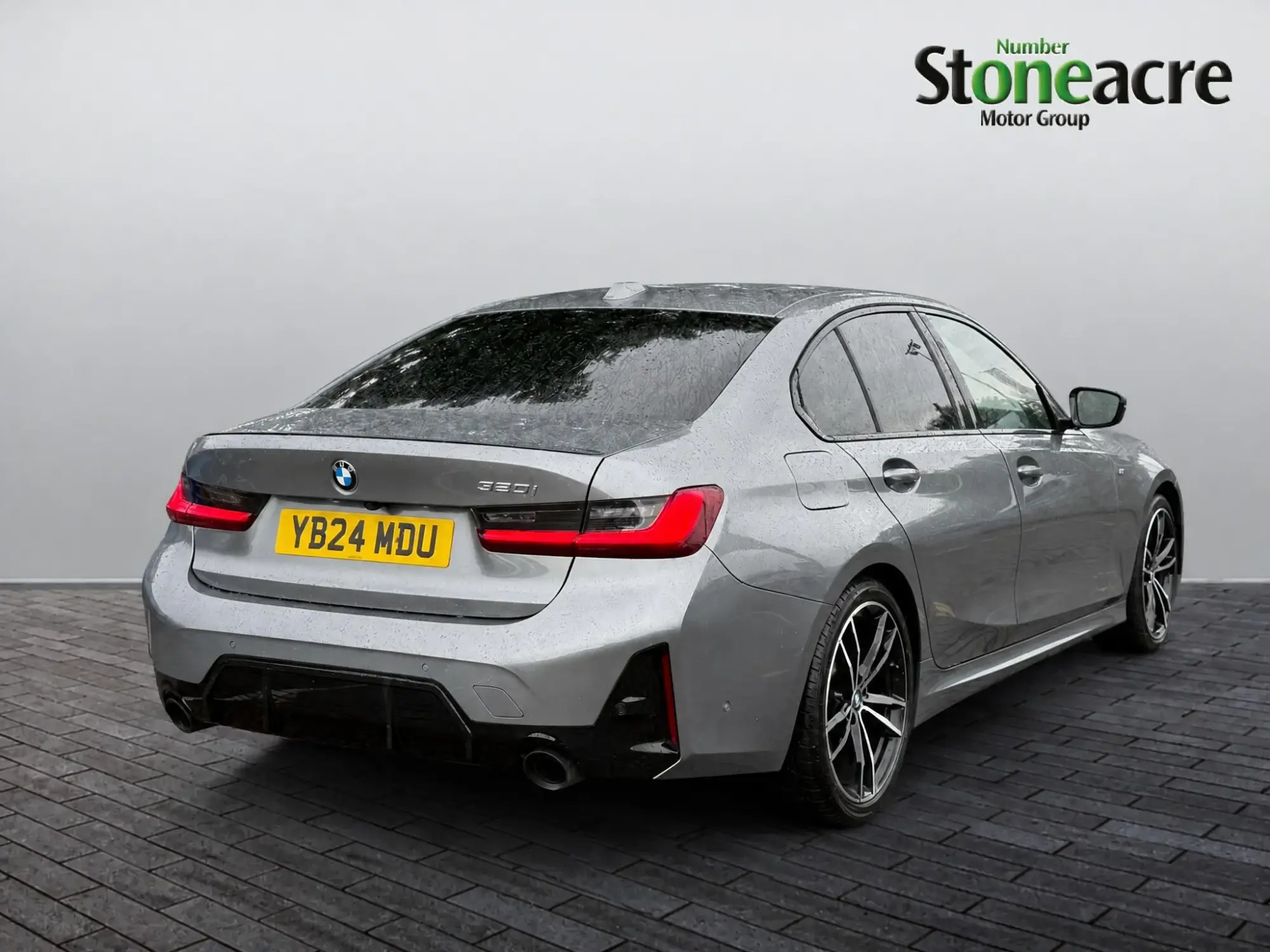 BMW 3 Series Image 10