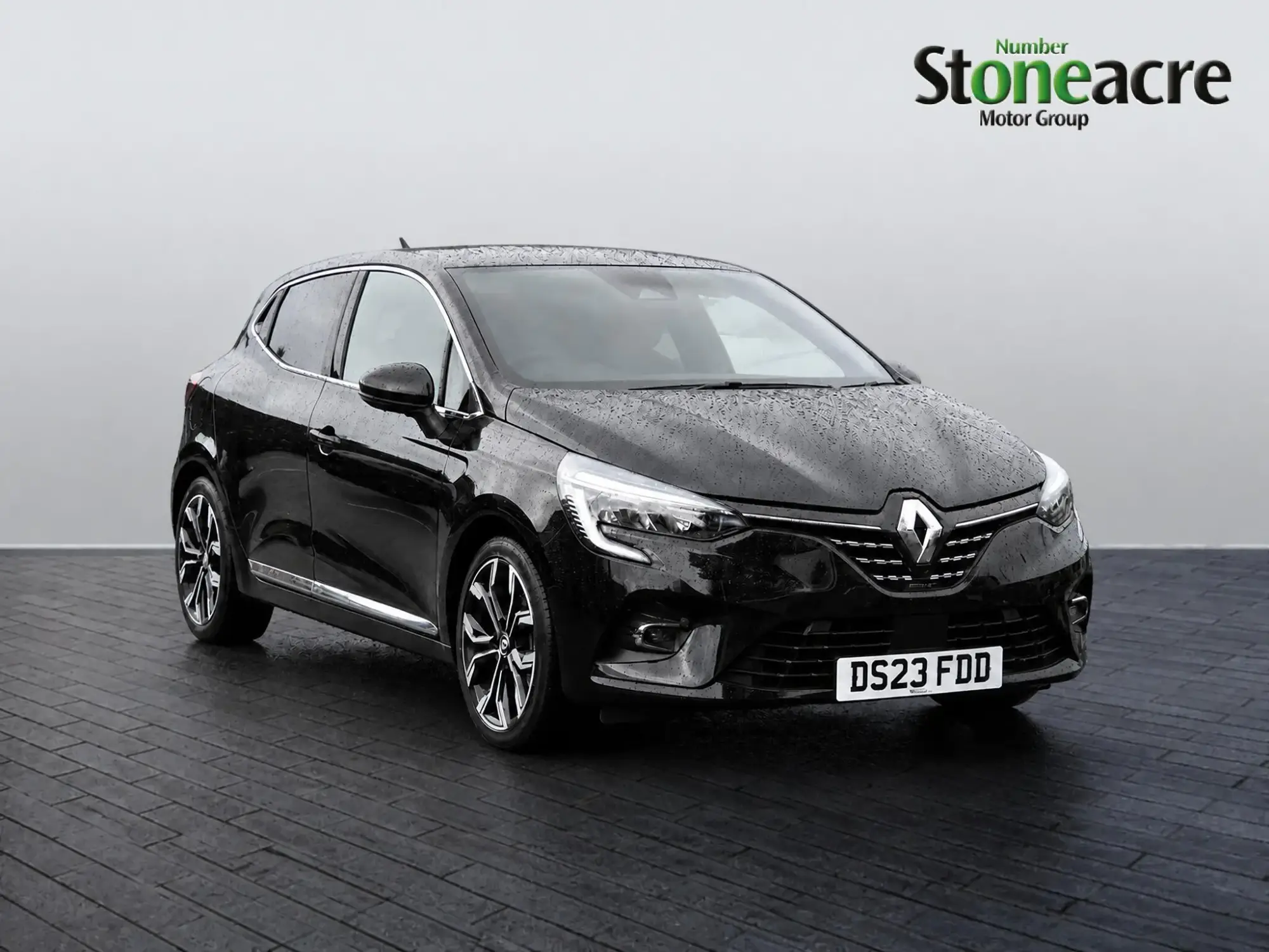 Renault Clio E-Tech Image 1 Renault Clio E-Tech Image 1