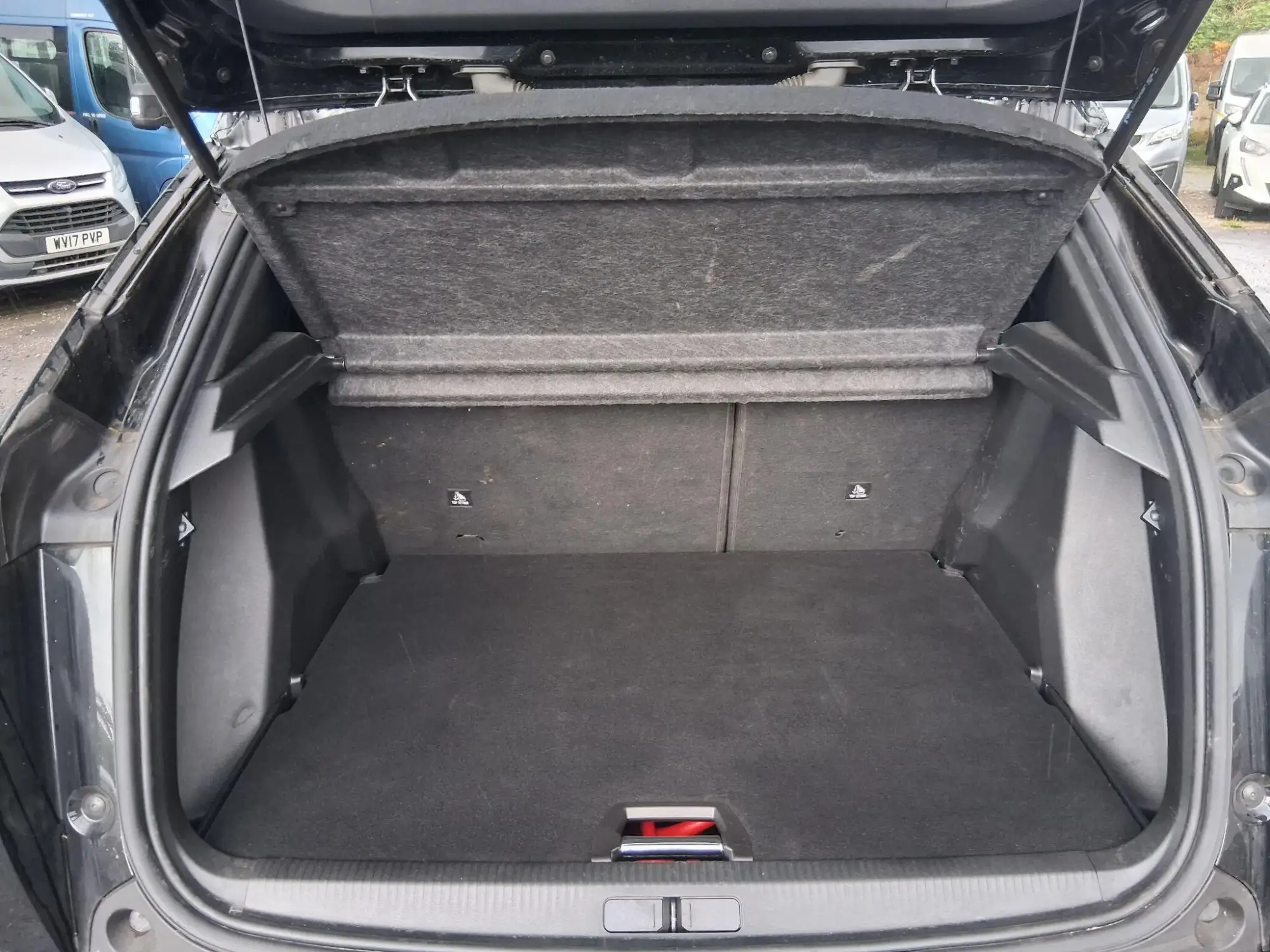 Peugeot E-2008 Image 10