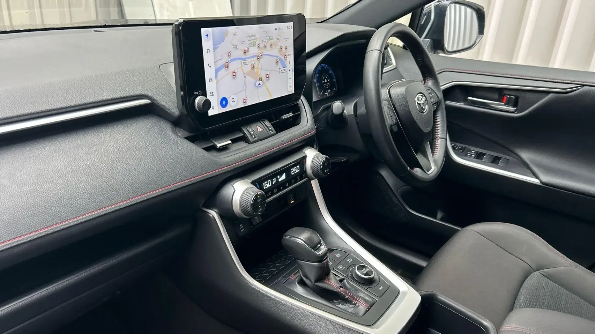 Toyota RAV4 Plug-in Hybrid Image 40