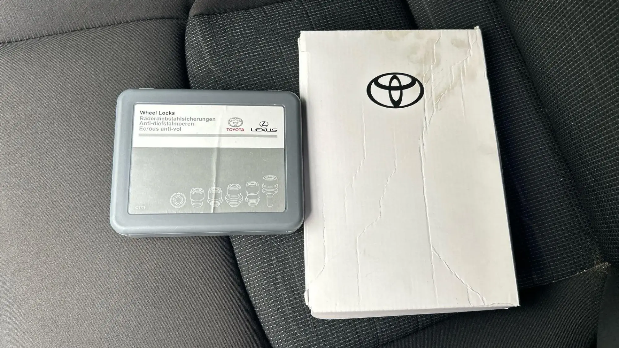 Toyota RAV4 Plug-in Hybrid Image 42