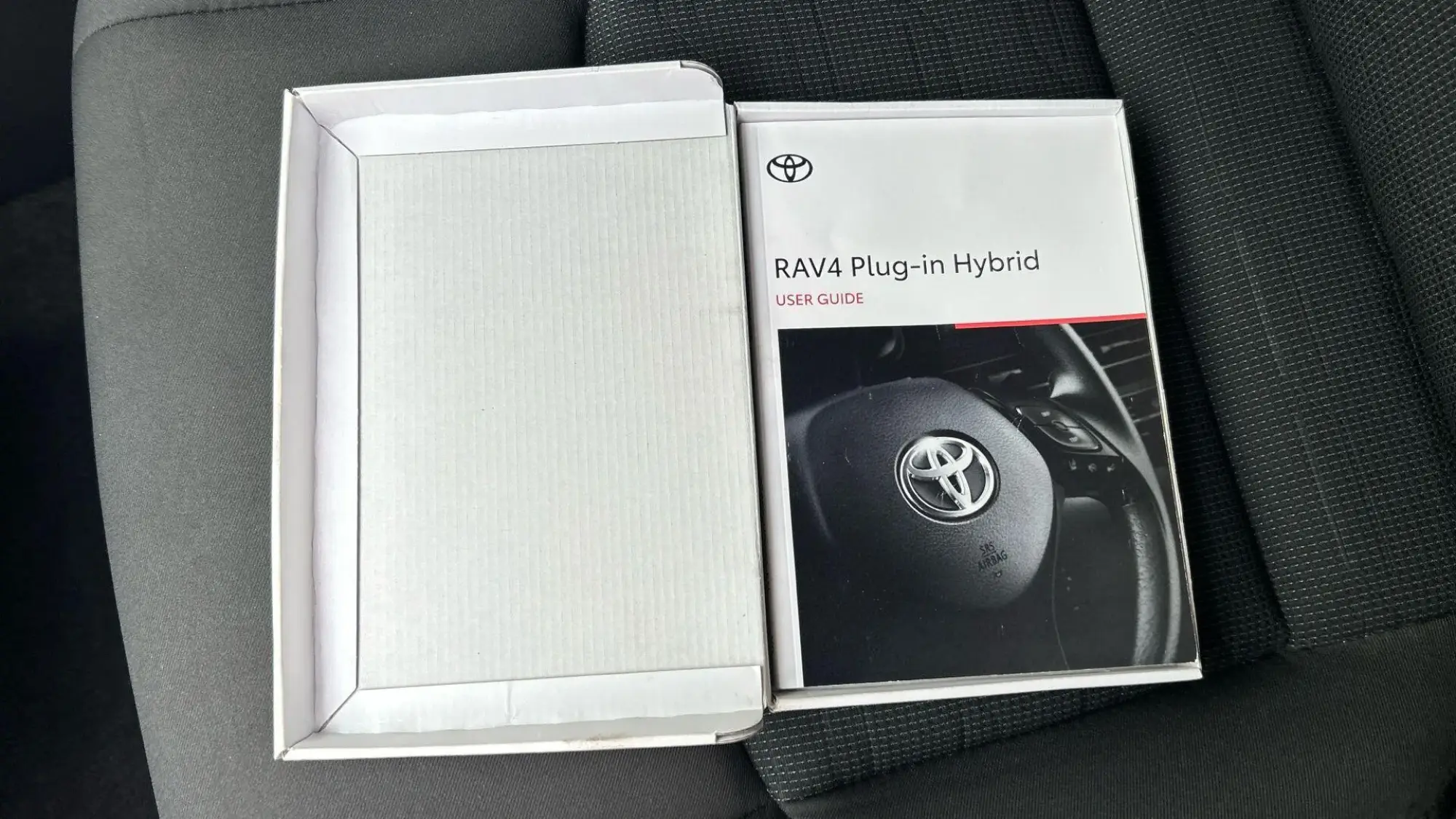Toyota RAV4 Plug-in Hybrid Image 38
