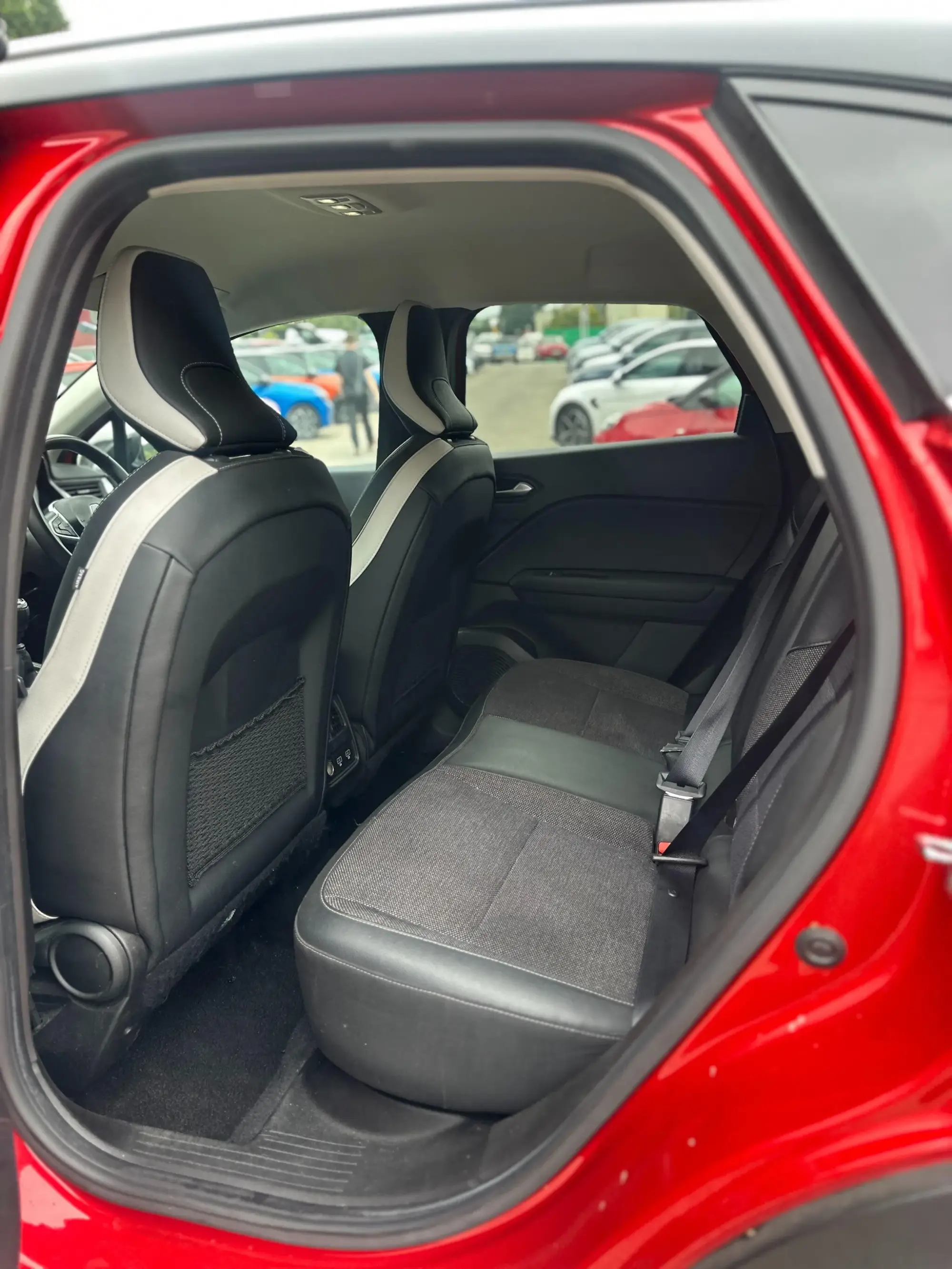 Renault Captur Image 14 Renault Captur Image 14