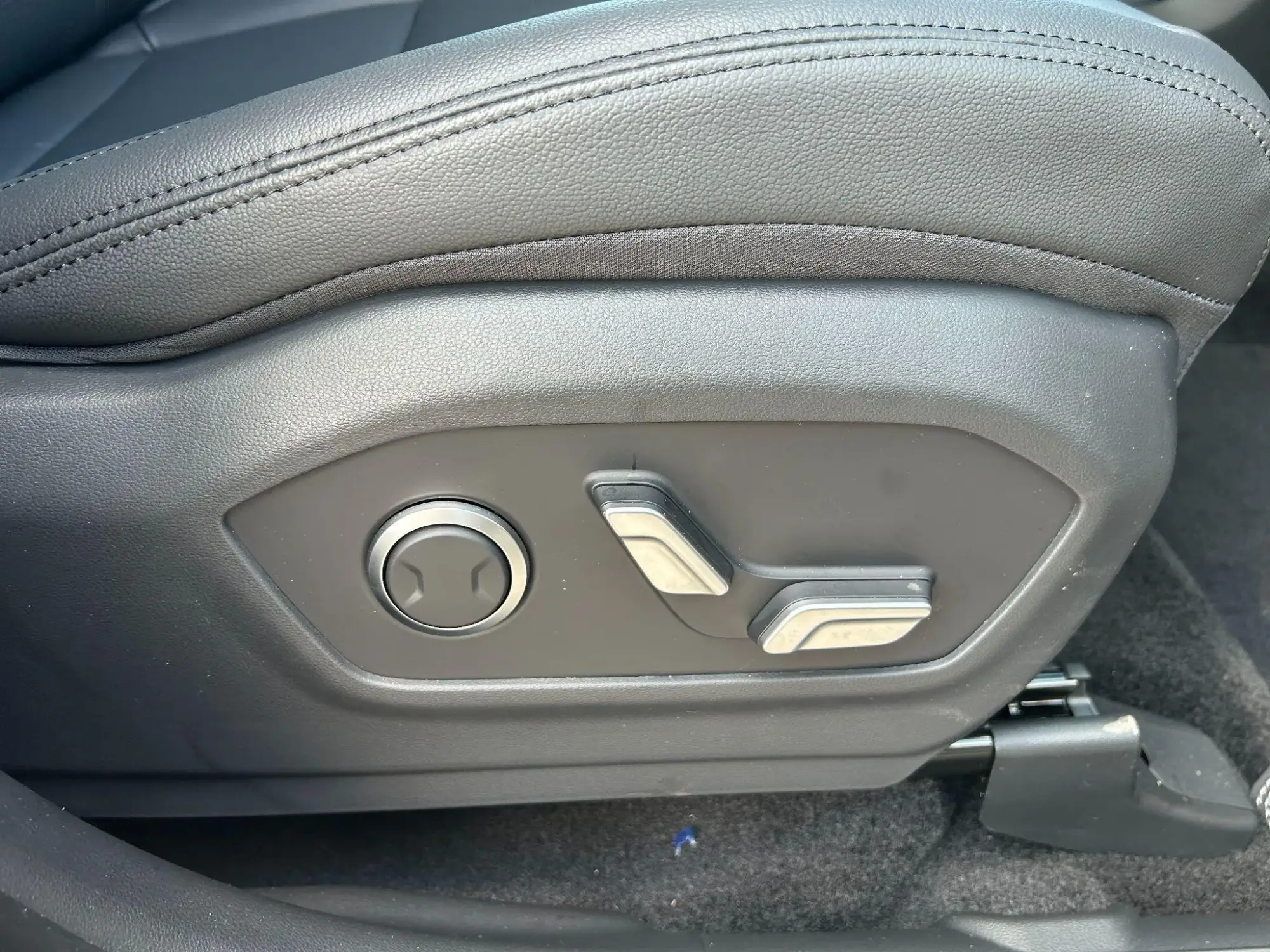 Hyundai SANTA FE Image 13