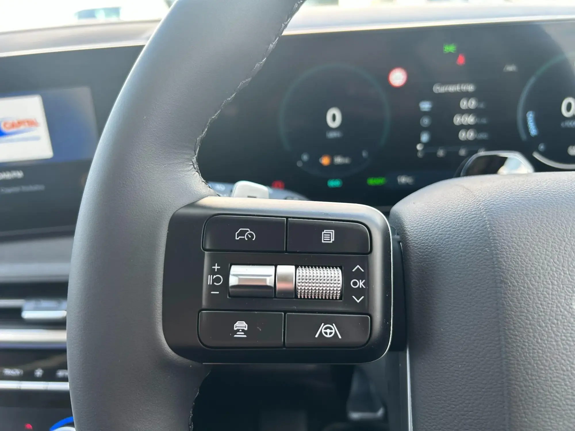 Hyundai SANTA FE Image 14