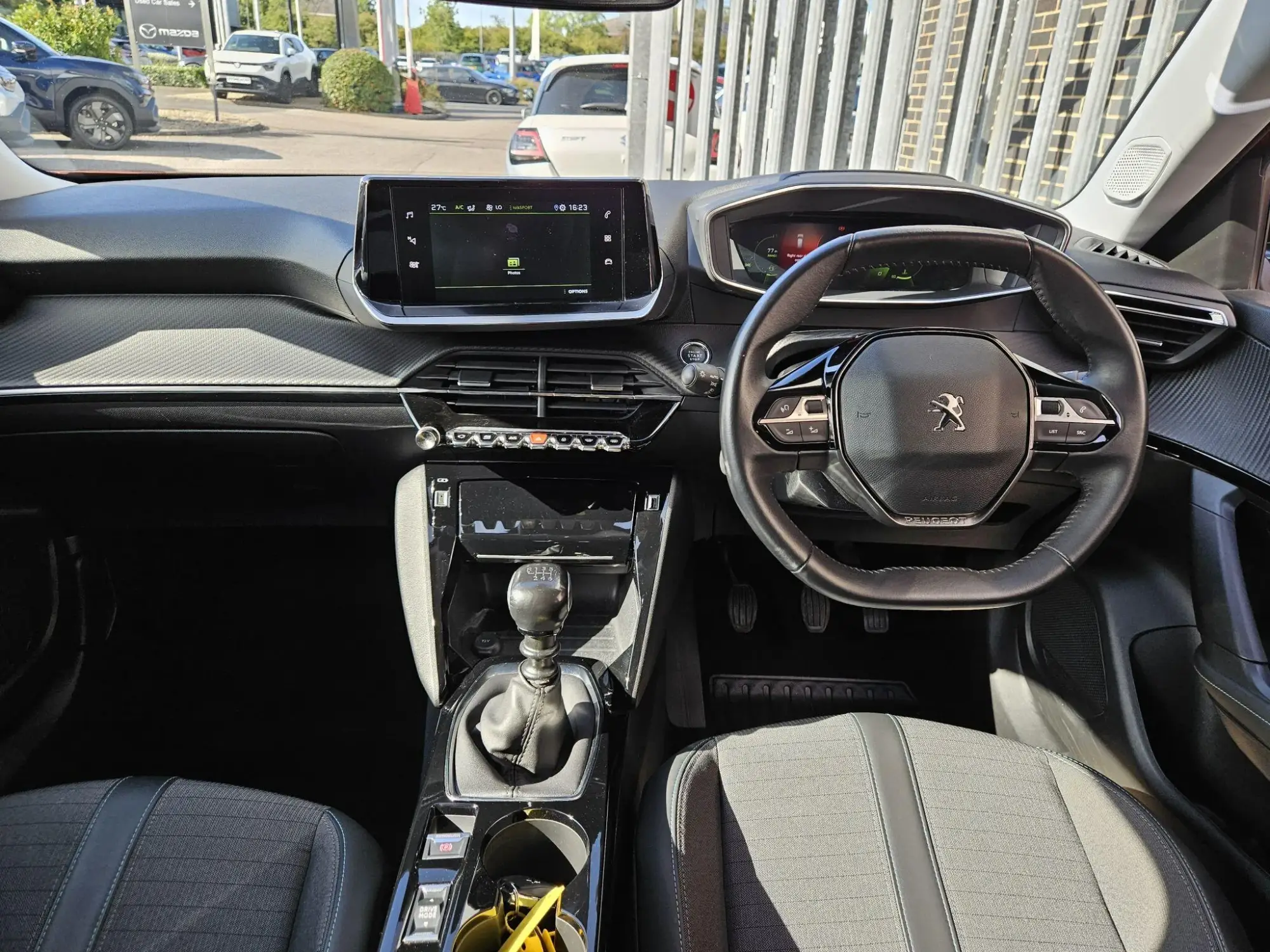 Peugeot 2008 Image 12 Peugeot 2008 Image 12