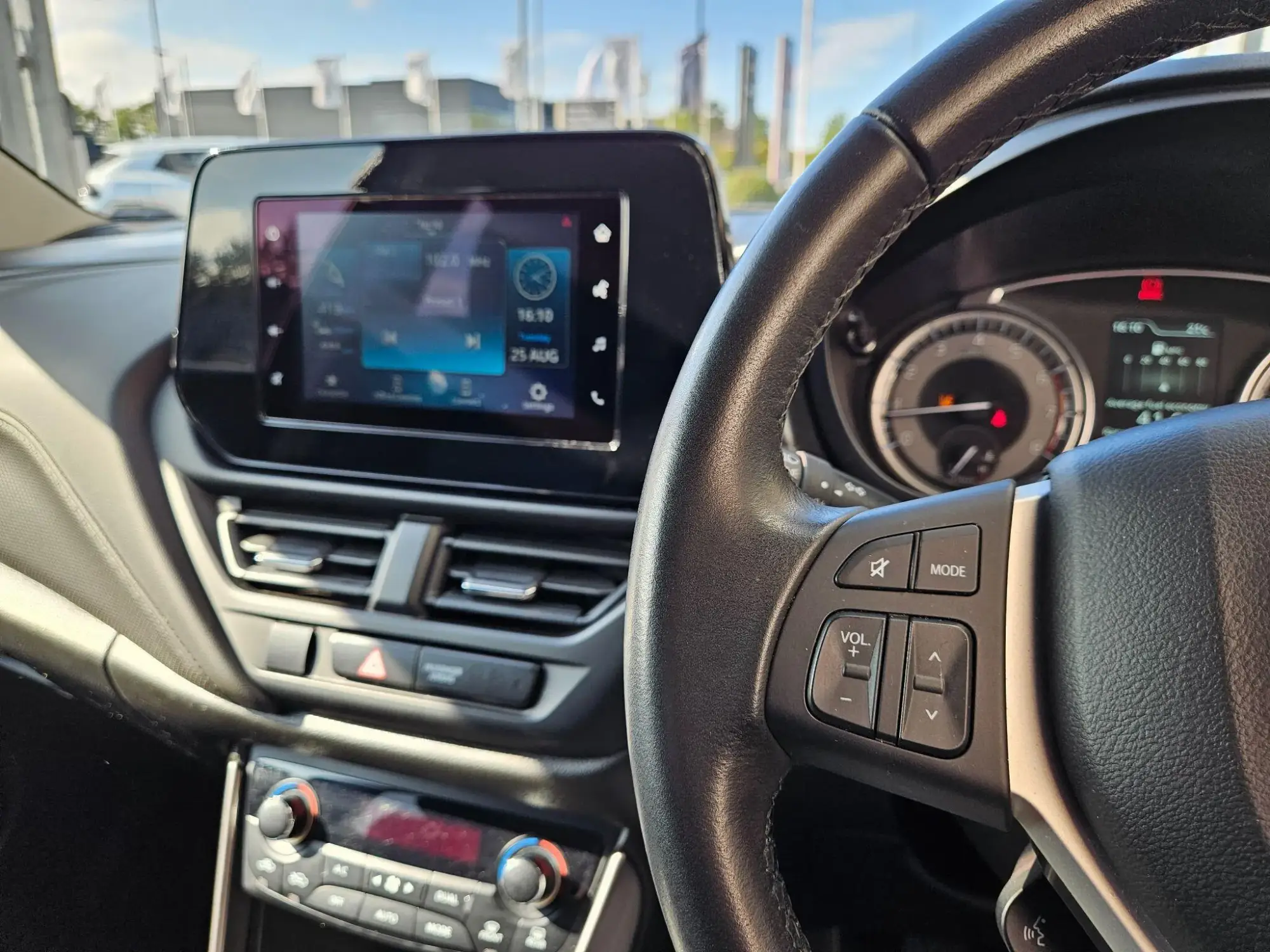 Suzuki S-Cross Image 15