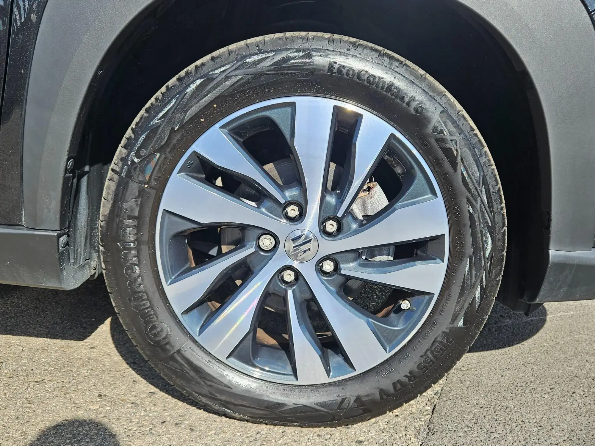 Suzuki S-Cross Hybrid Image 9