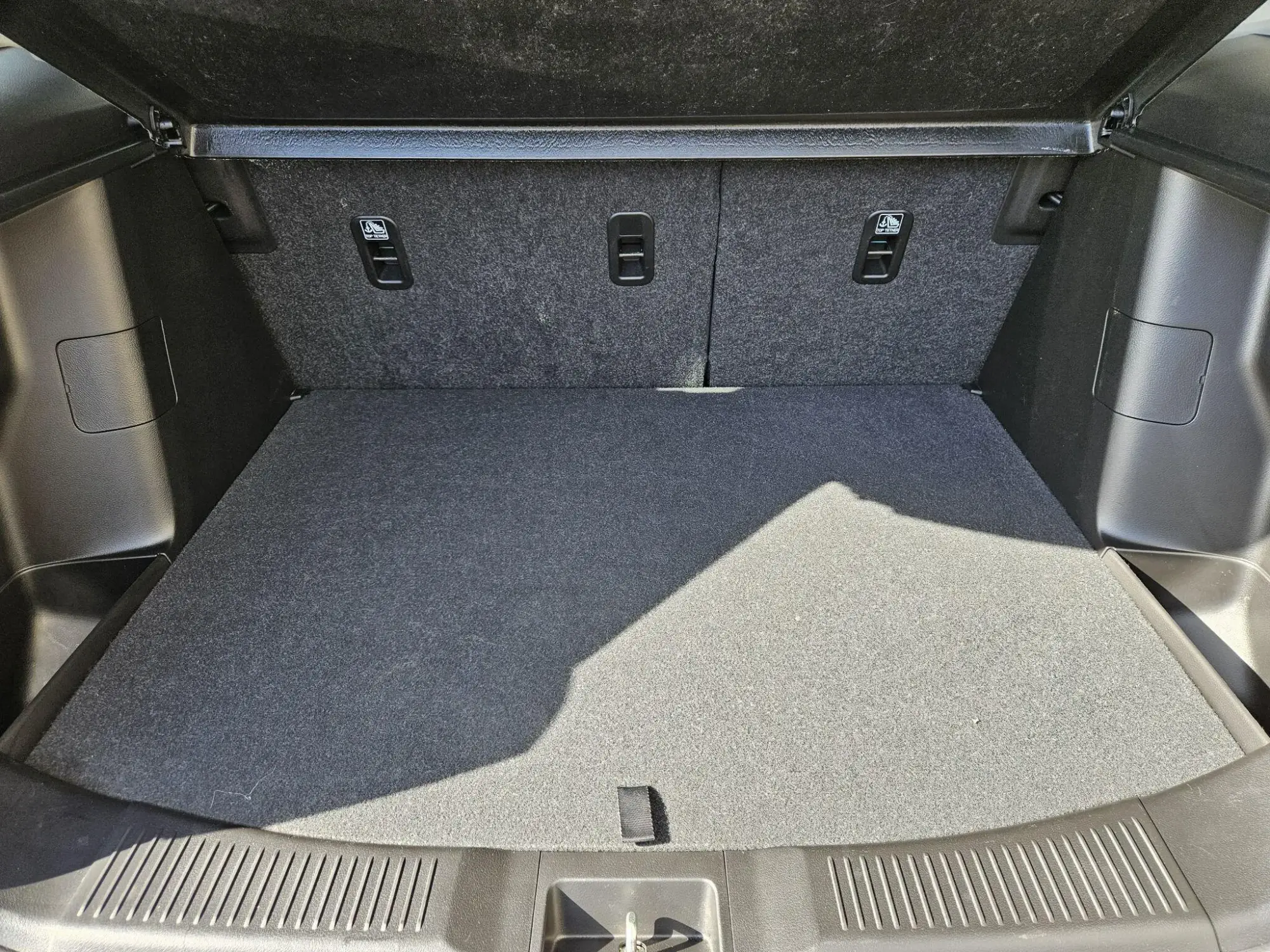 Suzuki S-Cross Hybrid Image 10