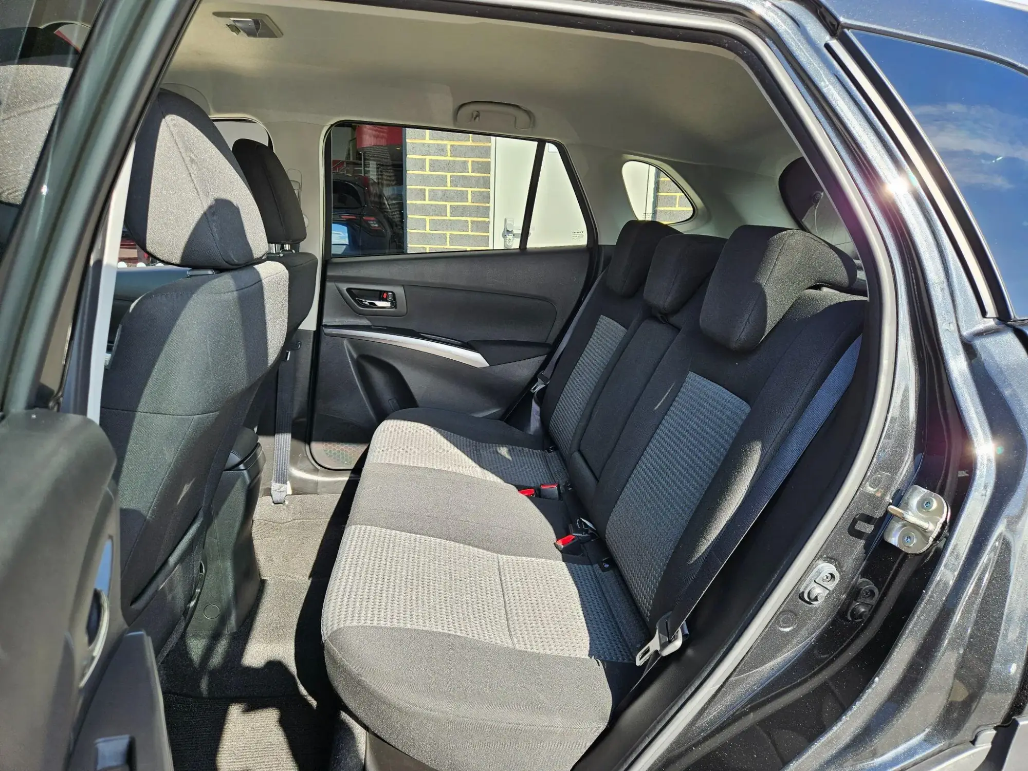 Suzuki S-Cross Image 18