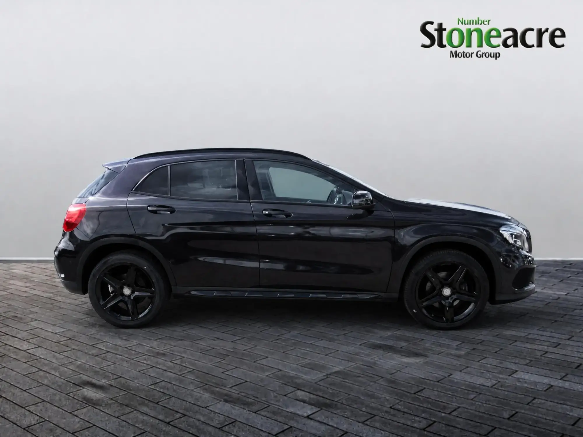 Mercedes-Benz GLA Image 8