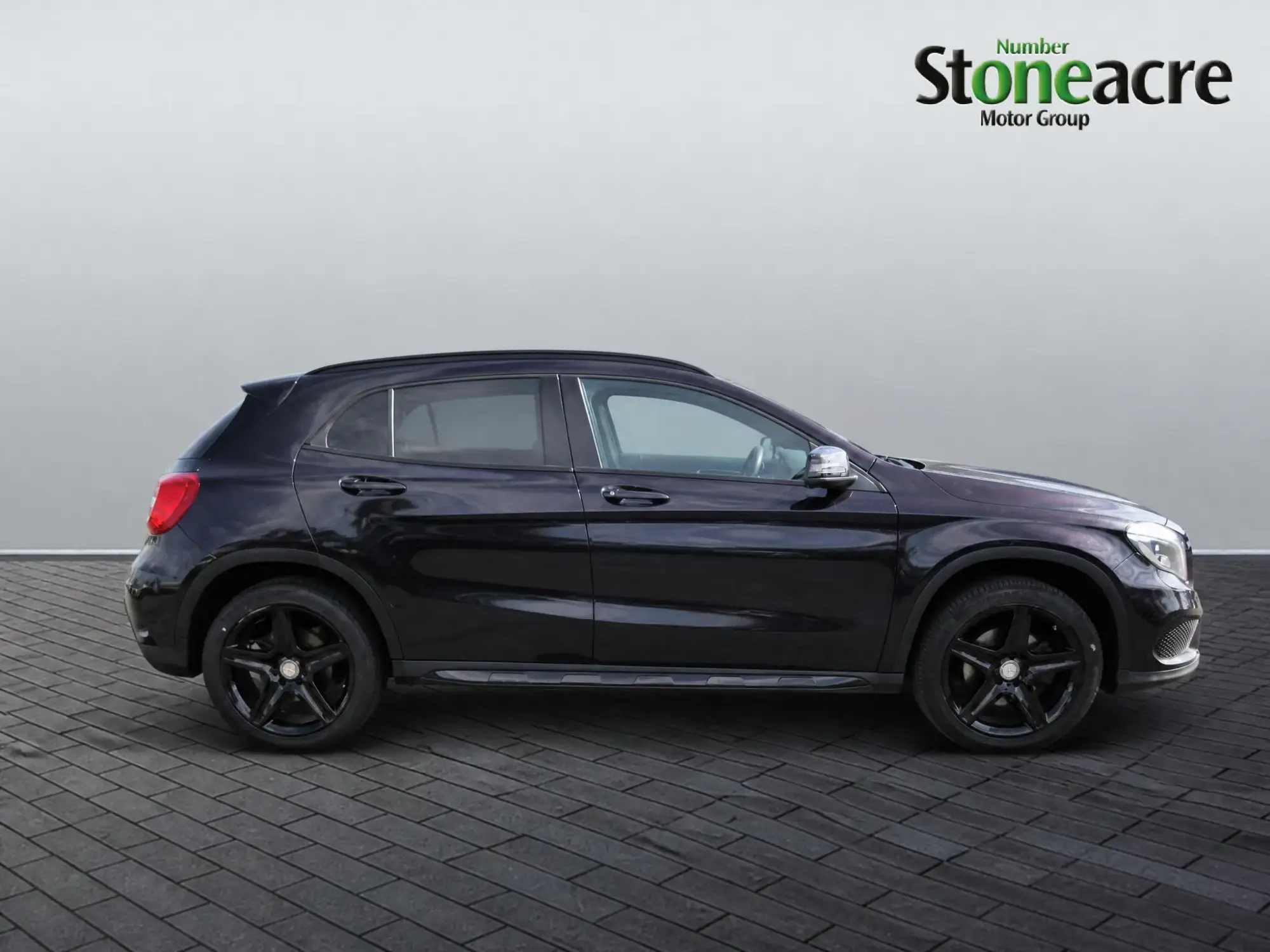 Mercedes-Benz GLA Image 9