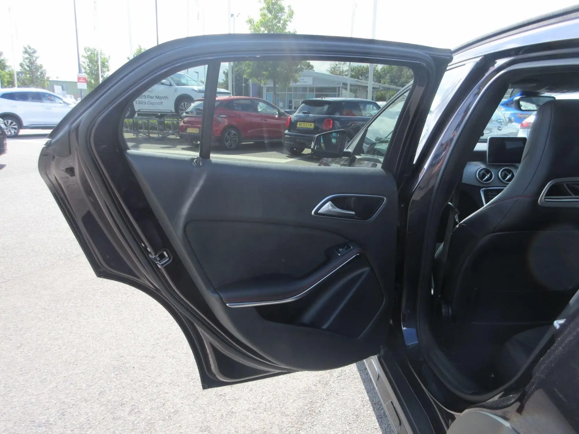 Mercedes-Benz GLA Image 23