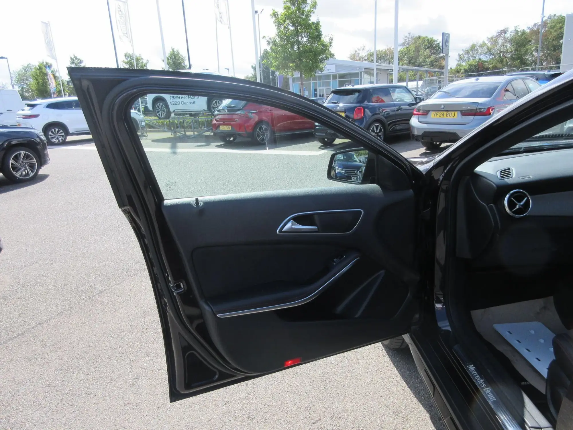 Mercedes-Benz GLA Image 24