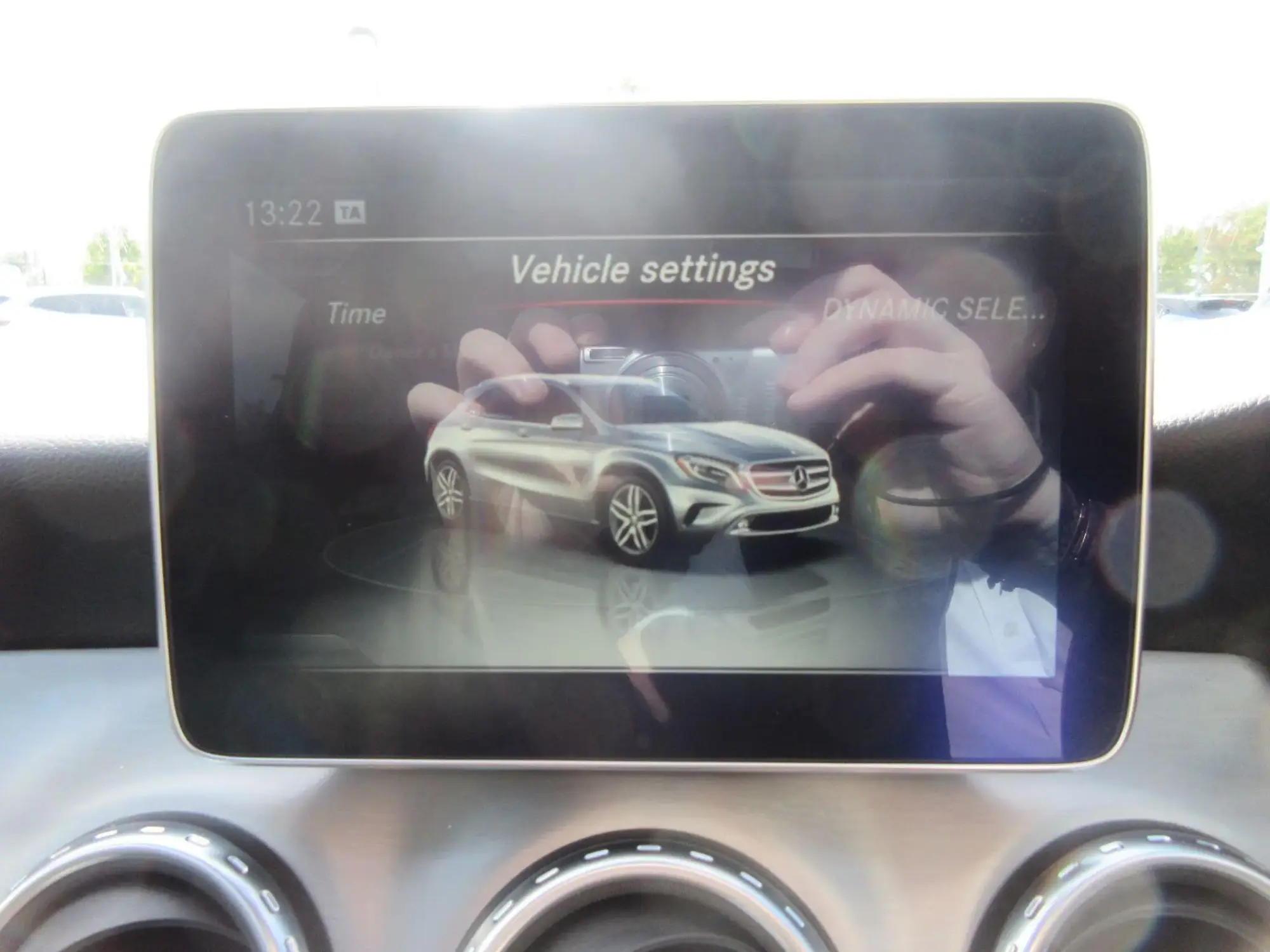 Mercedes-Benz GLA Image 30