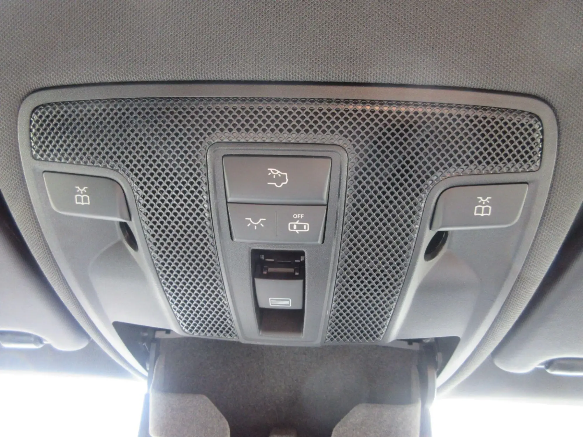 Mercedes-Benz GLA Image 42
