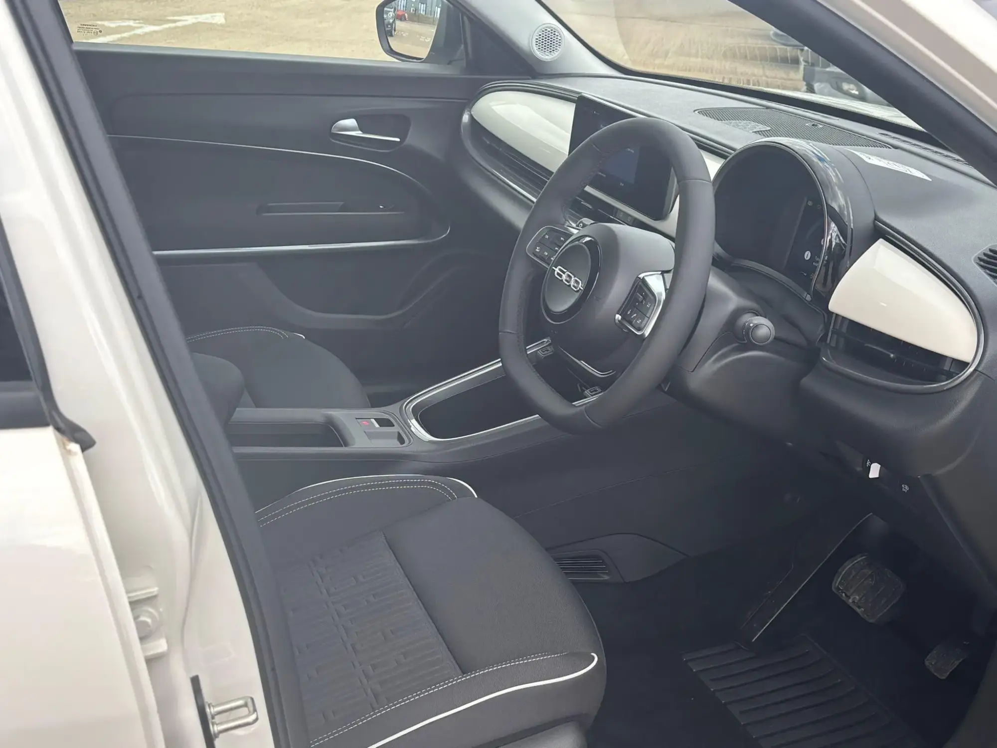 Fiat 600 Petrol Image 23 Fiat 600 Petrol Image 23