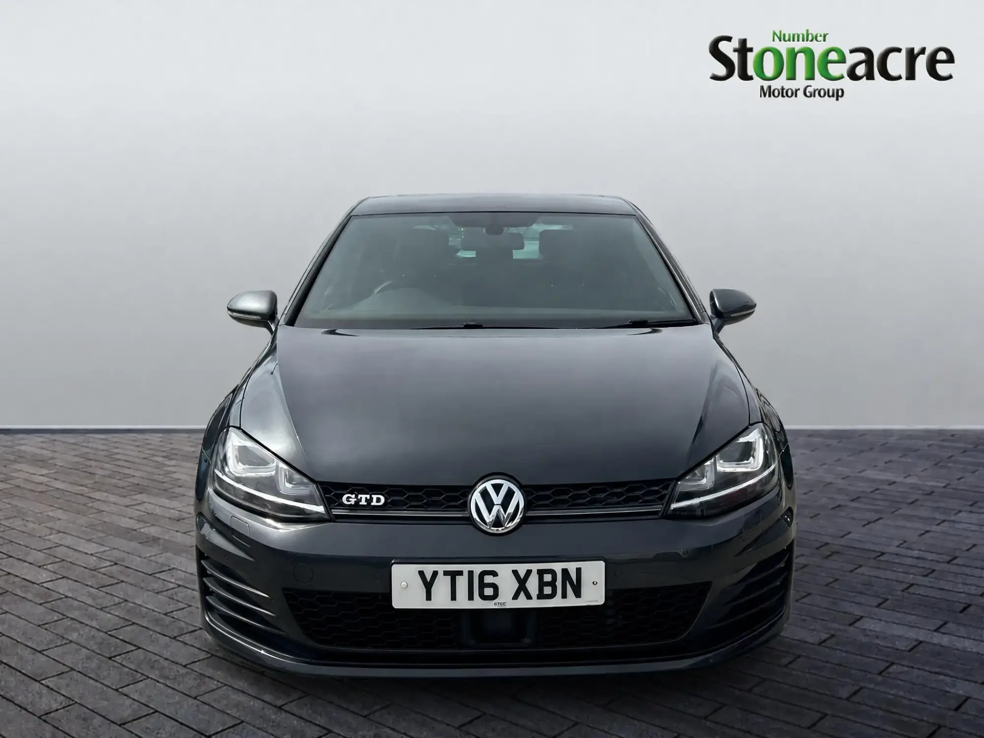 Volkswagen Golf Image 2