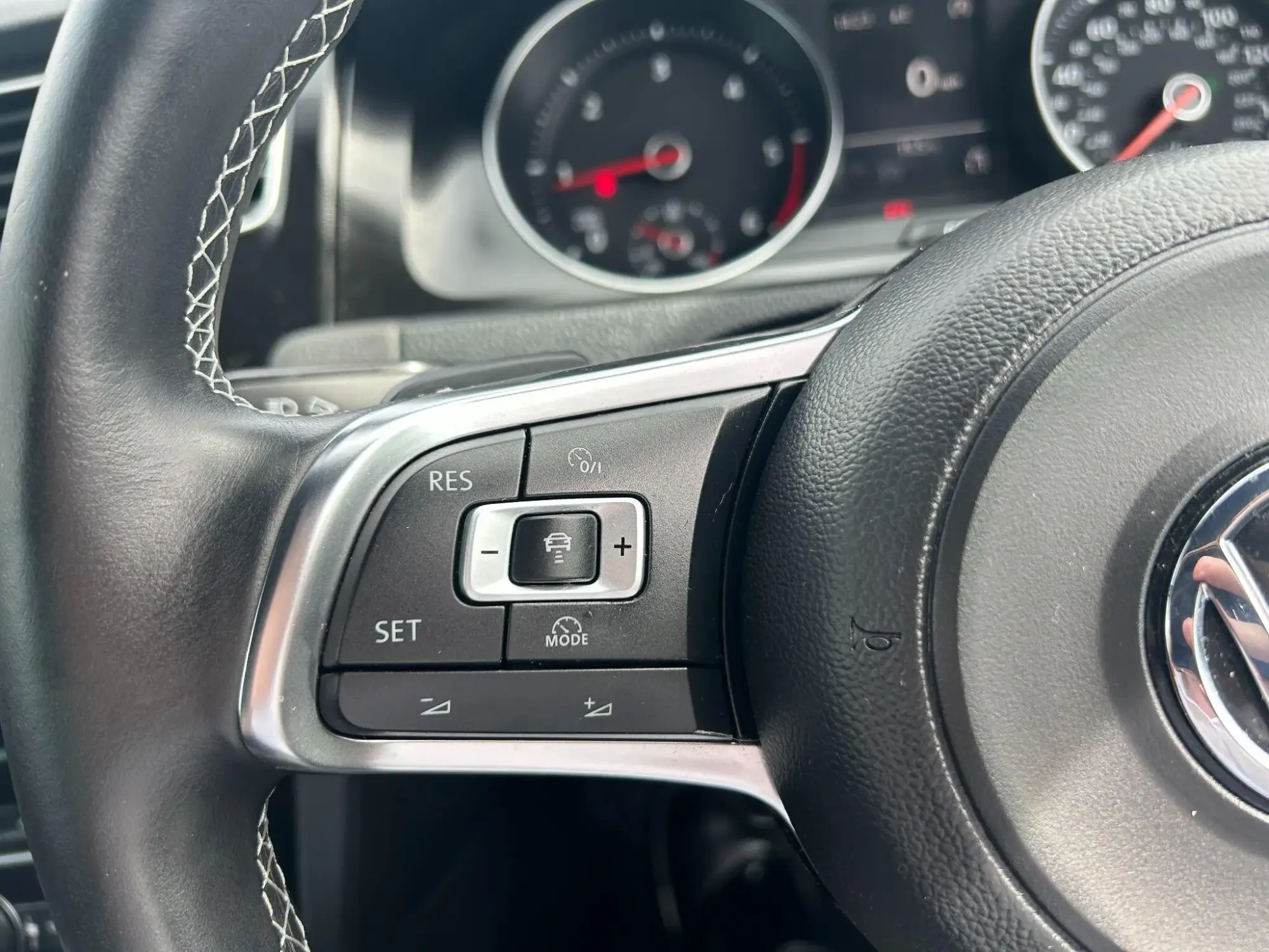 Volkswagen Golf Image 18
